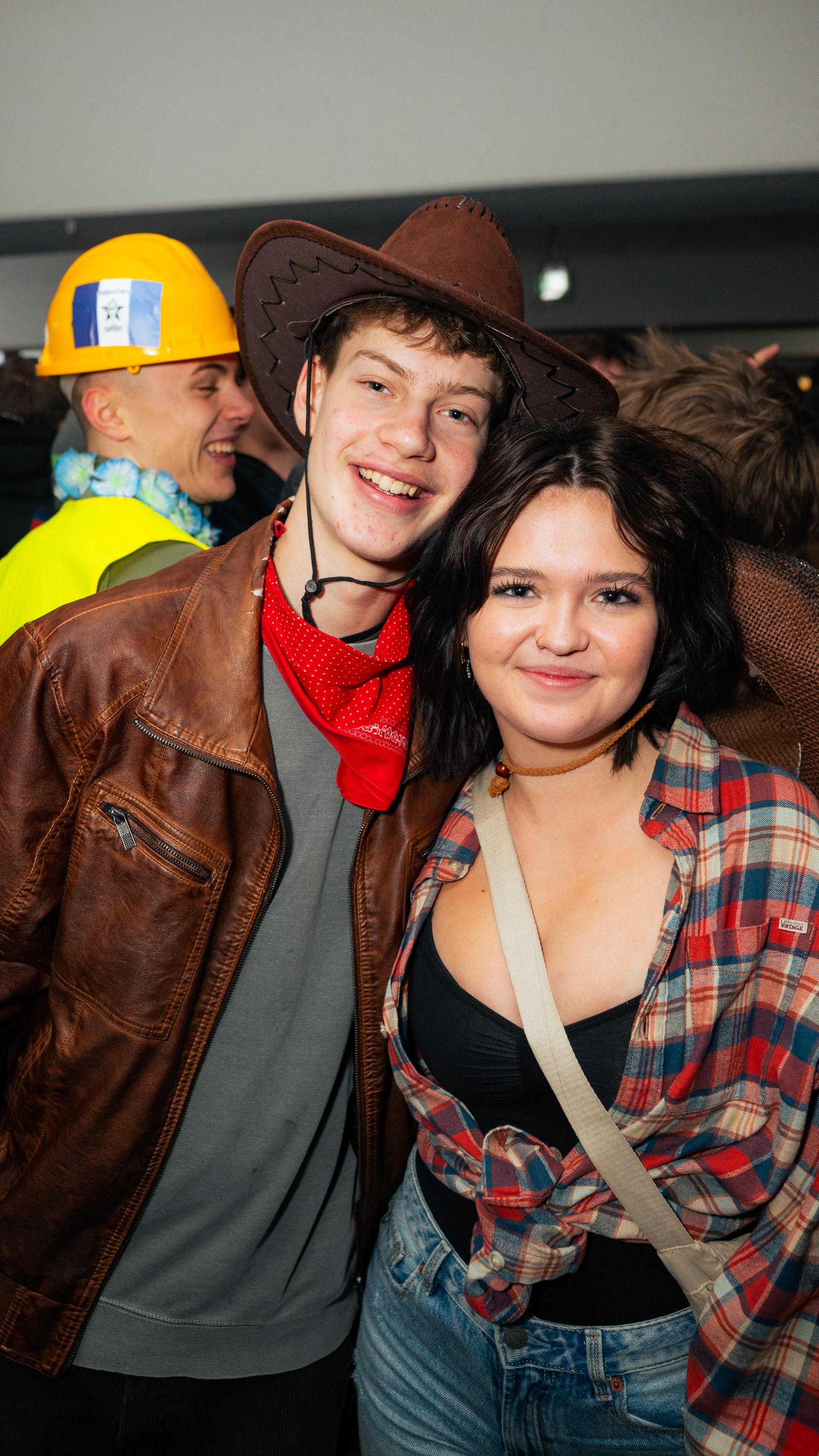 Erst Faschingszug, dann Afterparty in Neustadt. Wir haben die Bilder.  (Bild: Hannes Stock)