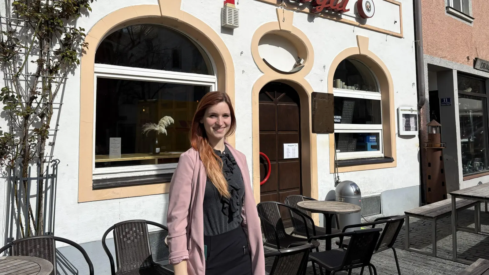 Julia Kleiner (30) übernimmt das „Kir Royal” in der Weidener Innenstadt. (Bild: mcl)