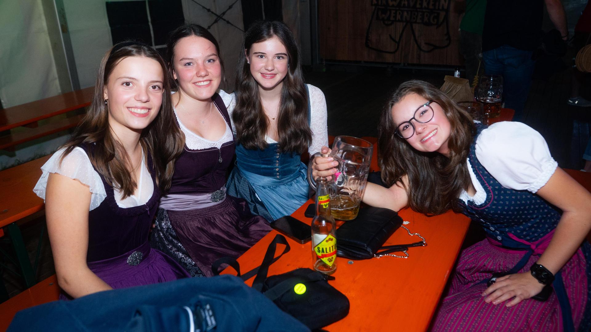 Wernberg feiert Kirwa, die Stoapfälzer Spitzbuam liefern die Musik zum Fest. (Bild: Hannes Stock)