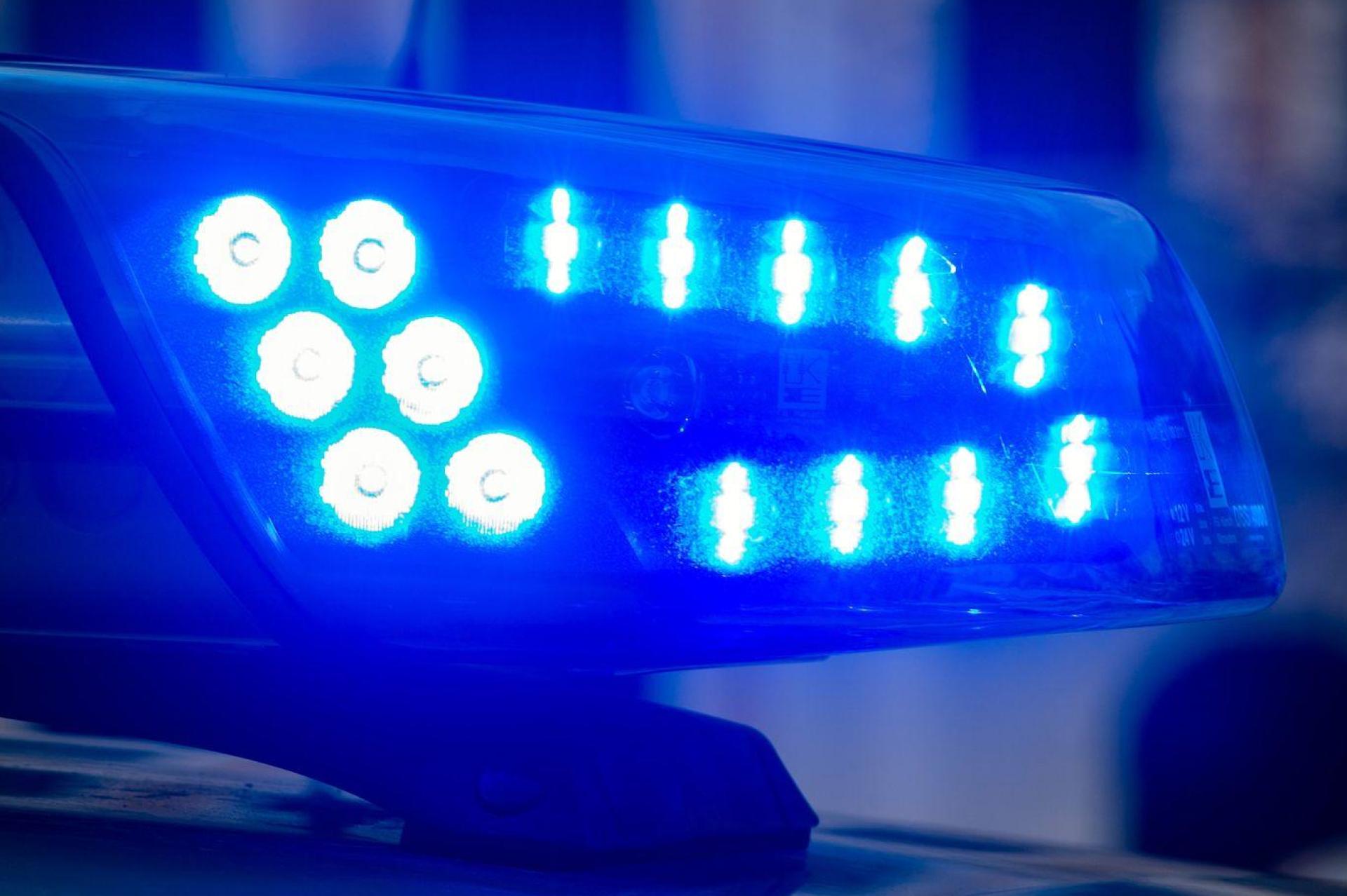 Bei Flossenbürg wird ein Motorradfahrer nach einem Sturz verletzt.  (Symbolbild: Klaus-Dietmar Gabbert/dpa-Zentralbild/dpa)