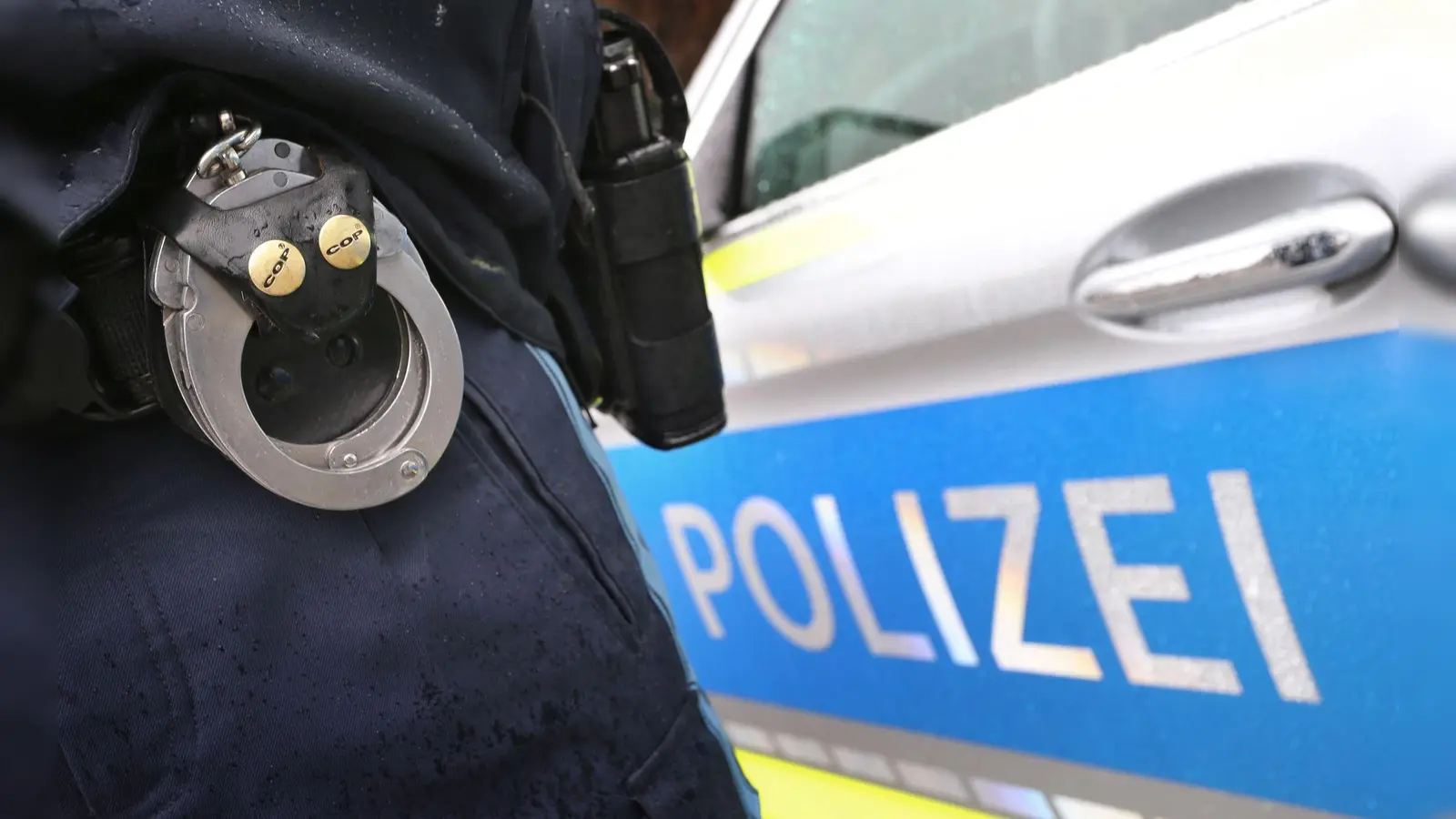 Ein 19-Jähriger kam als Tatverdächtiger in Untersuchungshaft. Gegen einen 20 Jahre alten mutmaßlichen Mittäter laufen die Ermittlungen noch. (Symbolbild) (Bild: Karl-Josef Hildenbrand/dpa)