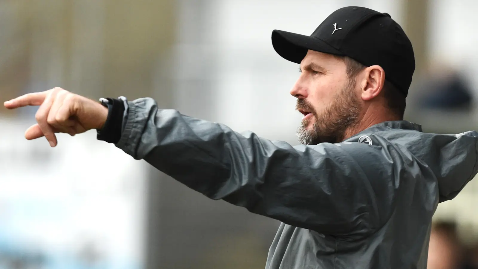 Philipp Siegert trainiert auch in der Saison 26/27 den FC Weiden-Ost. (Bild: Gerhard Büttner)