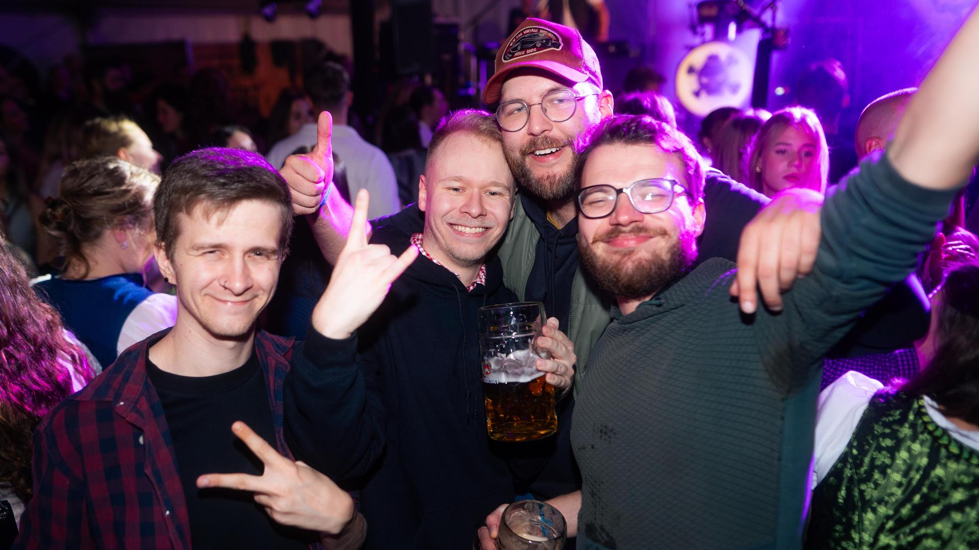 Wernberg feiert Kirwa, die Stoapfälzer Spitzbuam liefern die Musik zum Fest. (Bild: Hannes Stock)