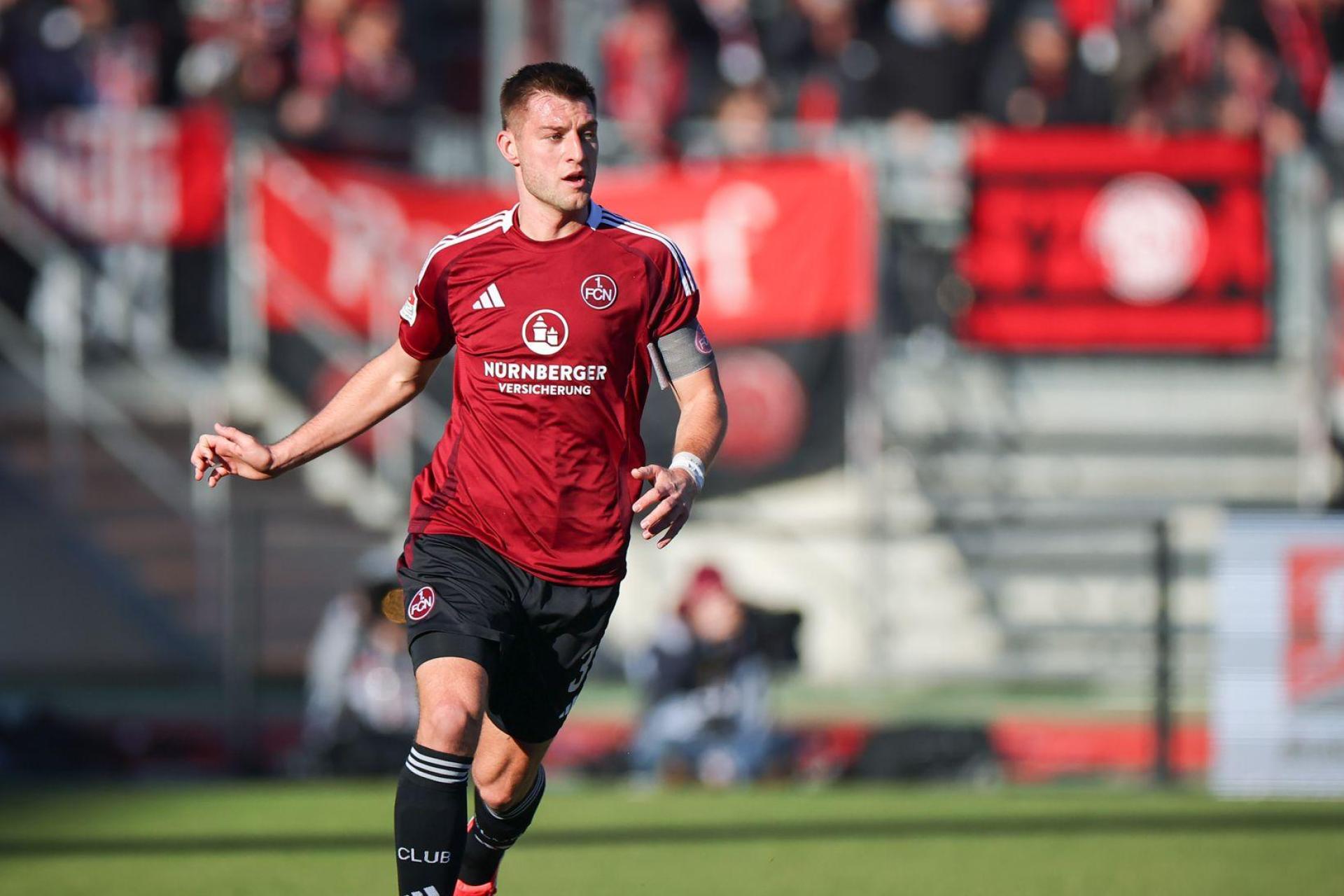 Robin Knoche verlässt den 1. FC Nürnberg. (Archivbild) (Bild: Daniel Karmann/dpa)