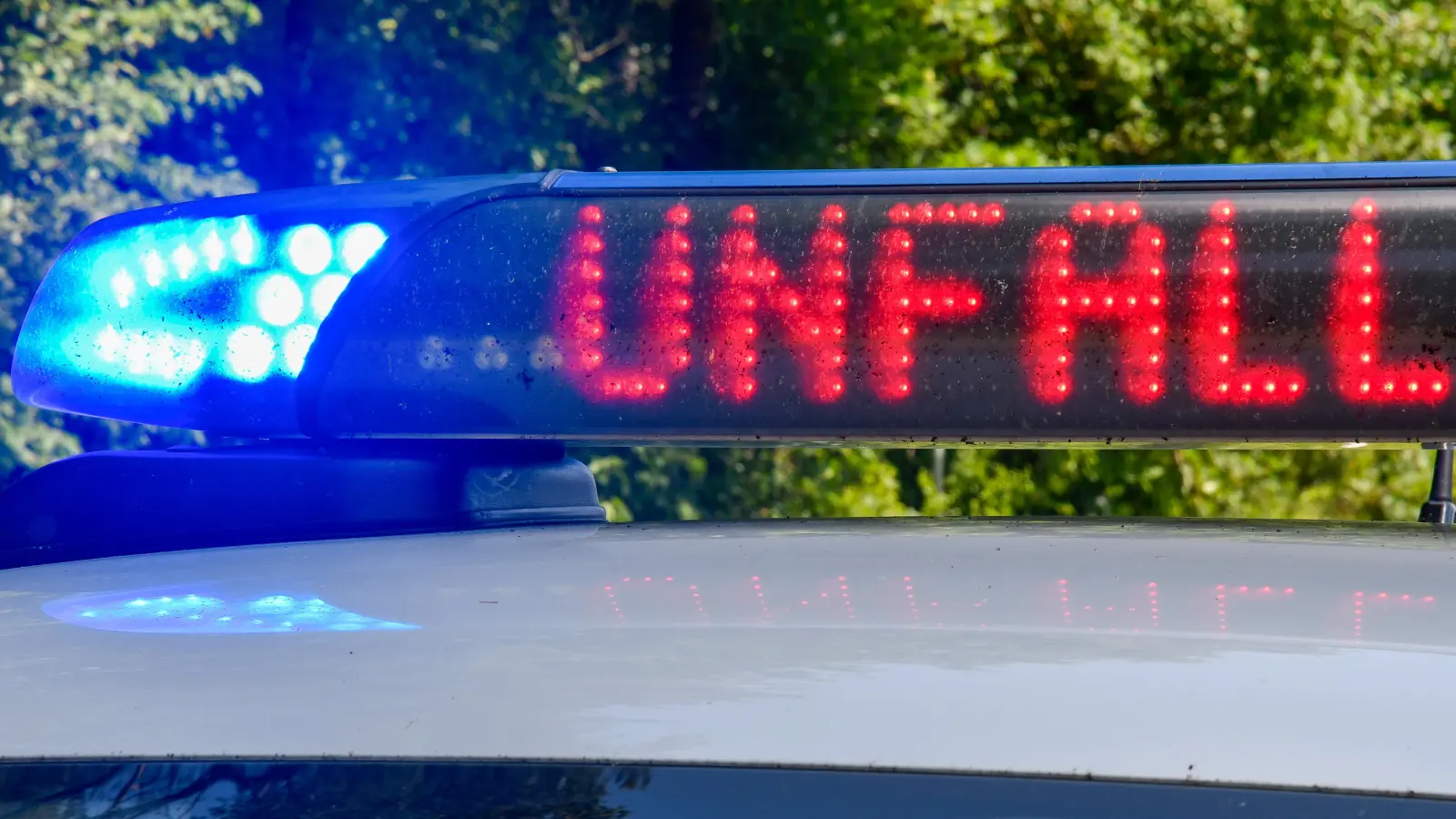 Kurz vor Neustadt/WN ist es zu einem Unfall mit zwei beteiligten Fahrzeugen gekommen, die B15 zwischen Weiden und Neustadt ist in Fahrtrichtung Neustadt gesperrt. (Symbolbild: Petra Hartl)