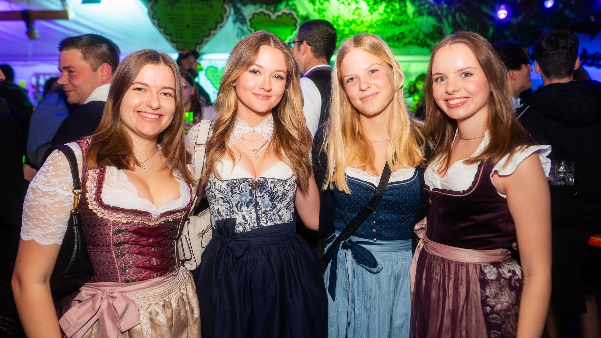 Alle Samstagsbilder der Kirwa in Weiherhammer. (Bild: Hannes Stock)