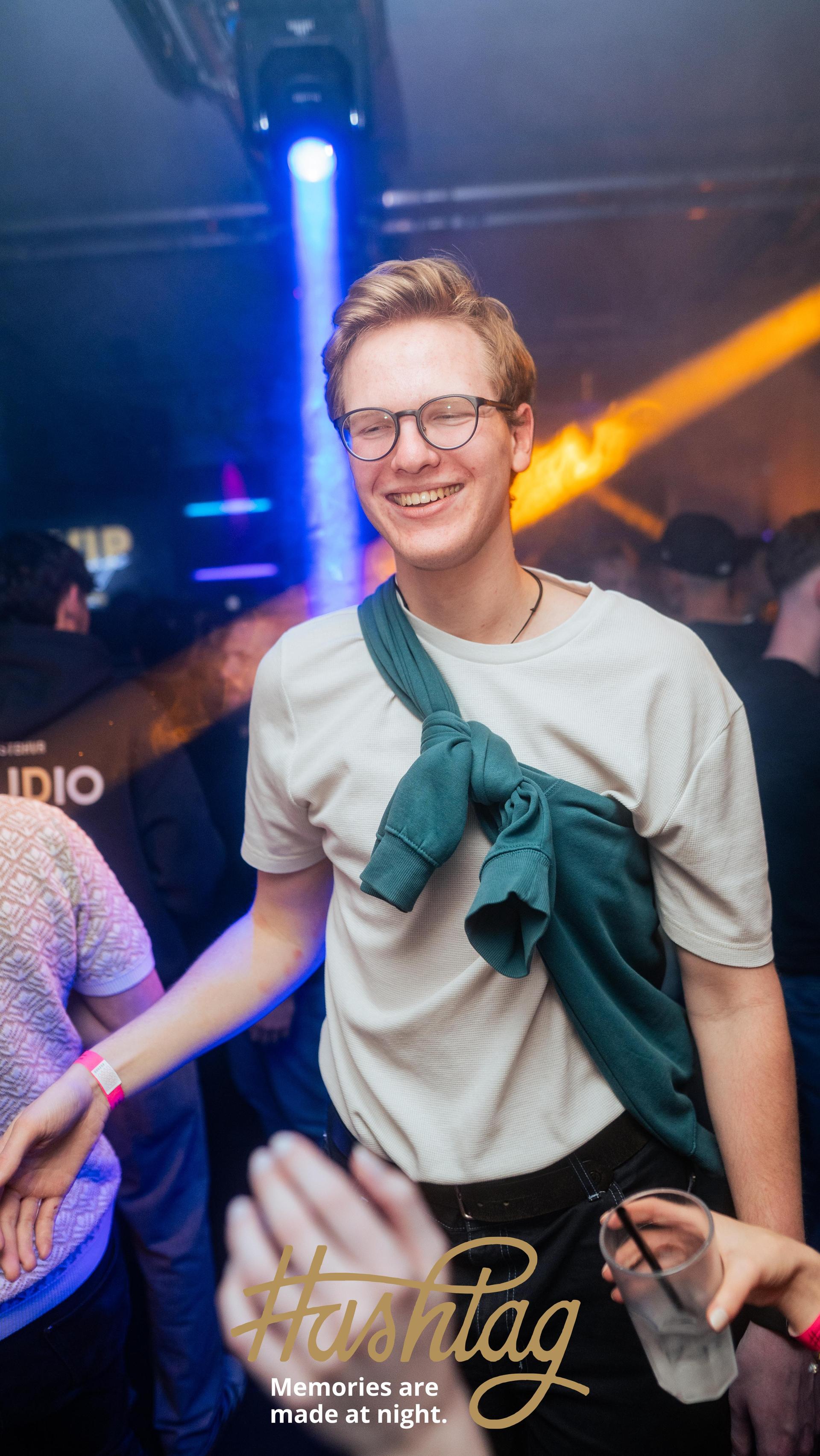 Im Hashtag haben euch am Freitag zwei neue, junge DJs eingeheizt: DJ Feco und DJ Whitekk. (Bild: Hannes Stock)