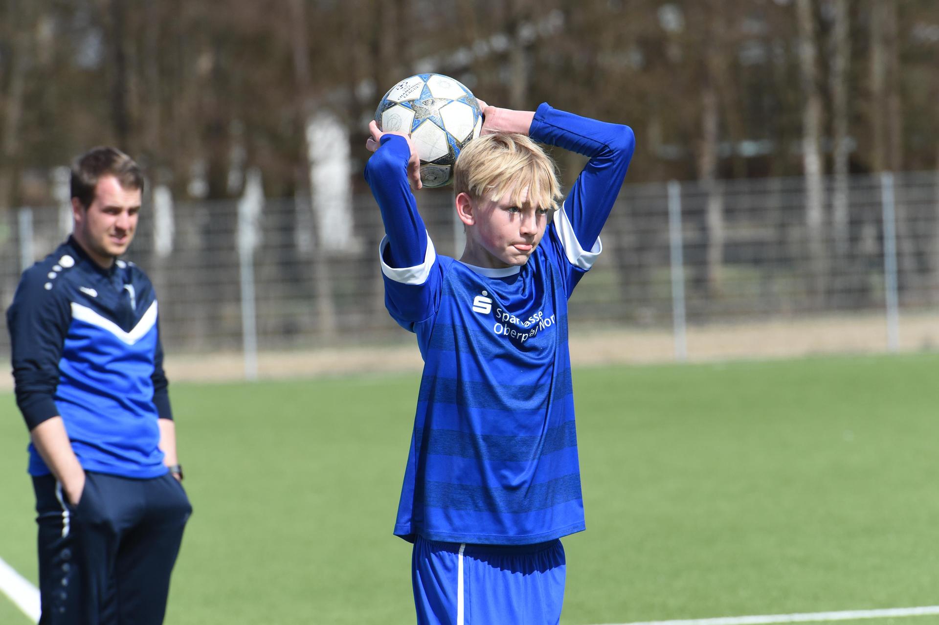 Bildergalerie der C-Junioren der SpVgg SV Weiden in der Bayernliga-Aufstiegsrunde. Die Weidener verloren die Partie mit 0:3 gegen Deggendorf.  (Bild: Gerhard Büttner)