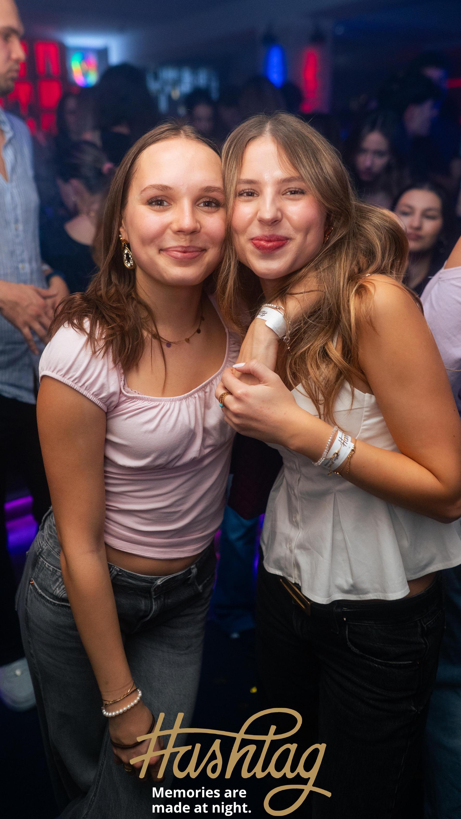 Am Dienstag wurde im Hashtag die Abgabe der Seminararbeiten gefeiert.  (Bild: Hannes Stock)