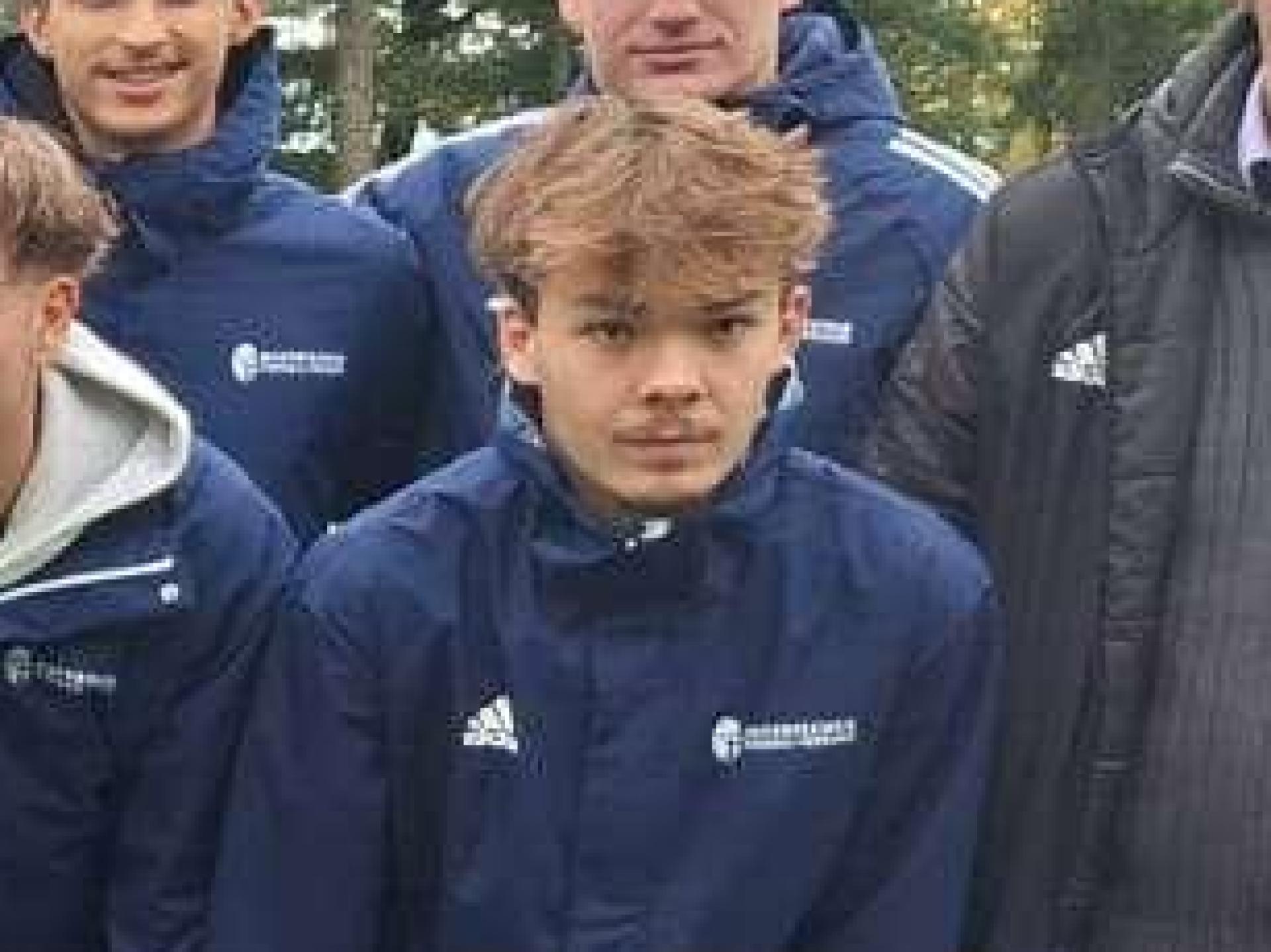 Die U19-Junioren des Bayerischen Fußball Verbandes sind erneut Süddeutscher Meister. Mit dabei unter anderem Paul Fenzl von der SpVgg SV Weiden (rechts, untere Reihe).  (Bild: ama)