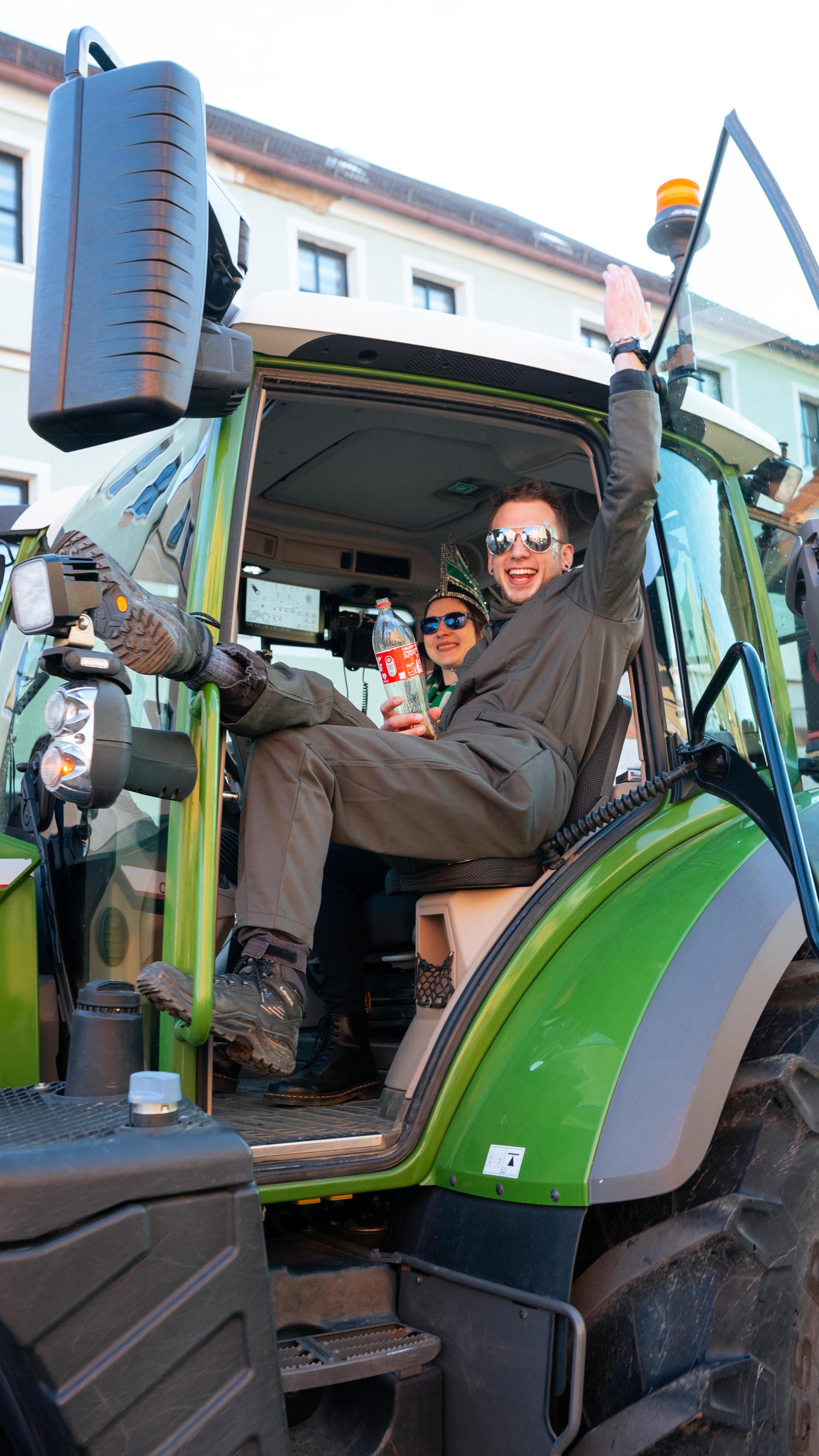 Erst Faschingszug, dann Afterparty in Neustadt. Wir haben die Bilder.  (Bild: Hannes Stock)