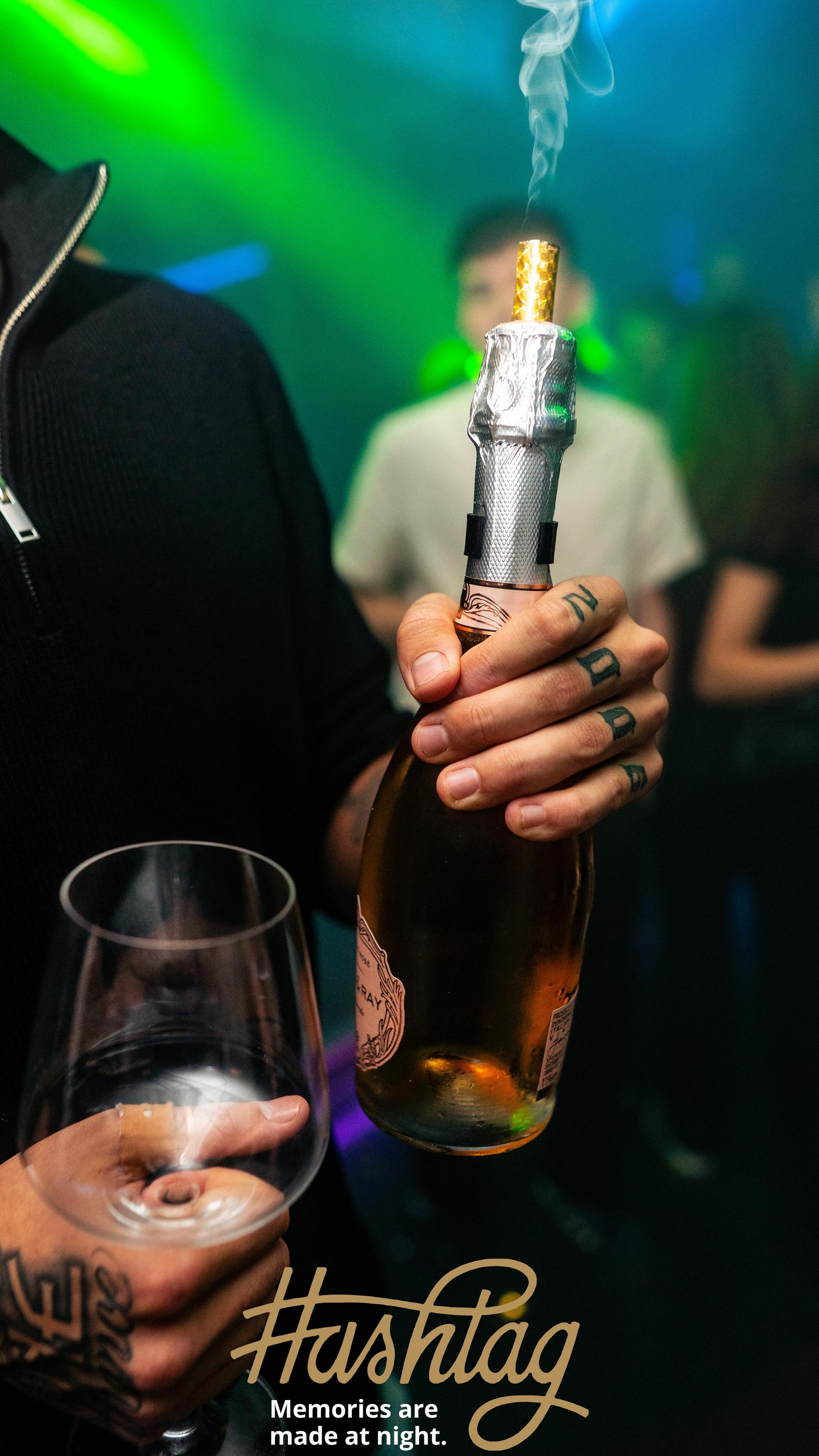 Am Dienstag wurde im Hashtag die Abgabe der Seminararbeiten gefeiert.  (Bild: Hannes Stock)