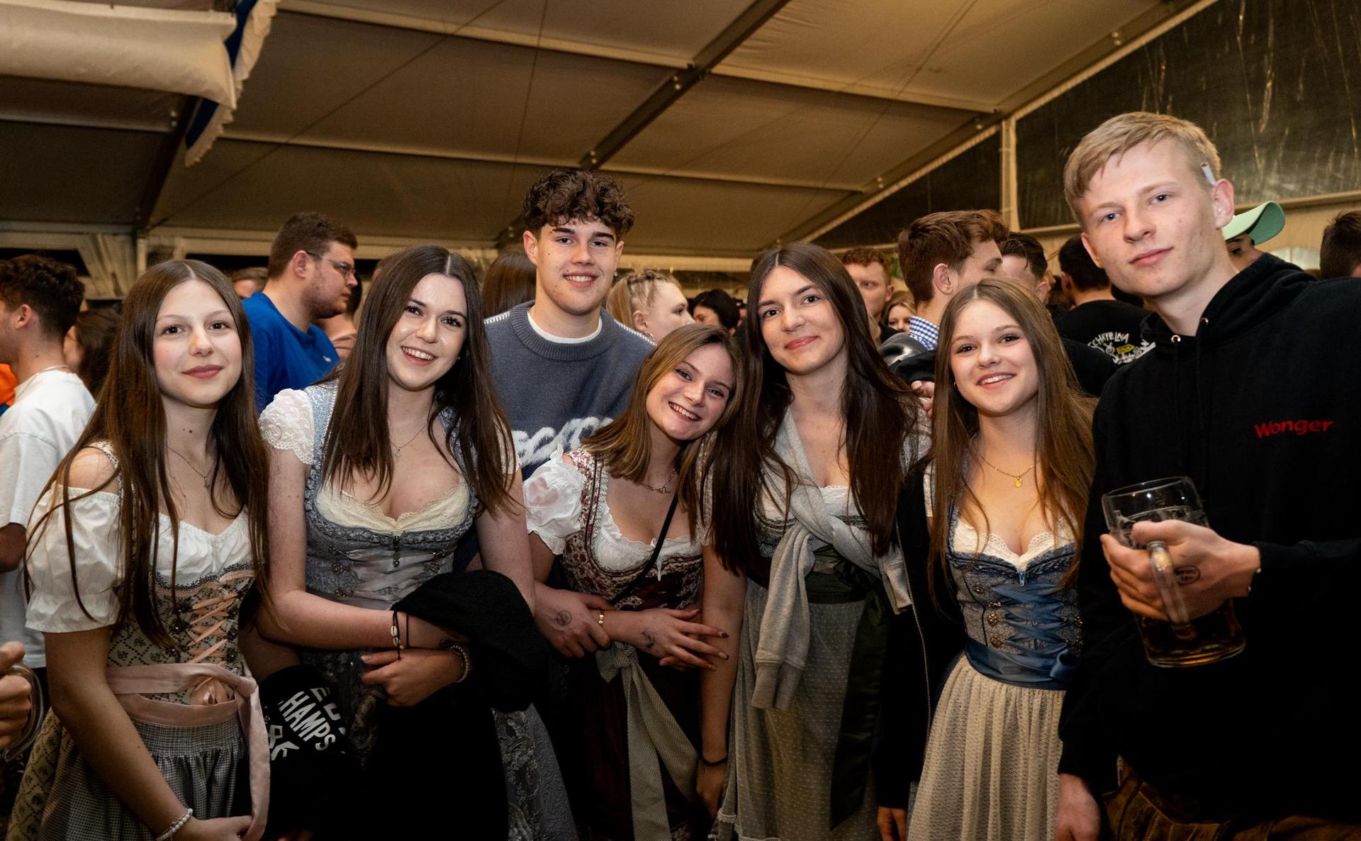 Je später der Abend, desto schöner die Gäste auf dem KKWU. (Bild: knz)