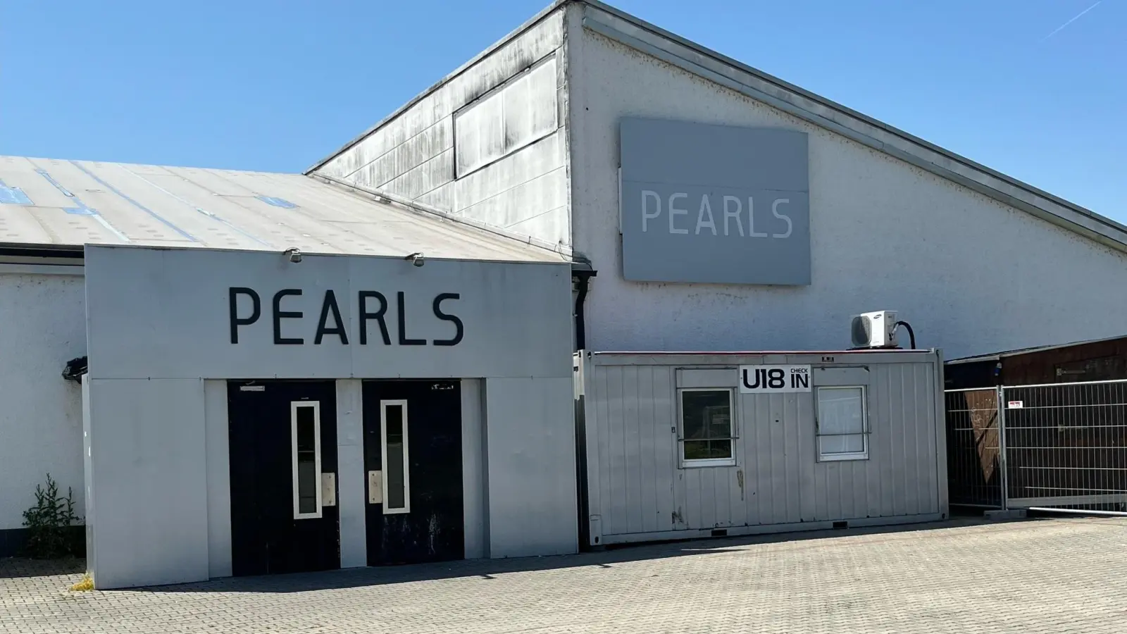 Im „Pearls” kann weiter gefeiert werden. Pläne für eine andere Nutzung des Grundstücks liegen derzeit auf Eis. (Archivbild: ihl)
