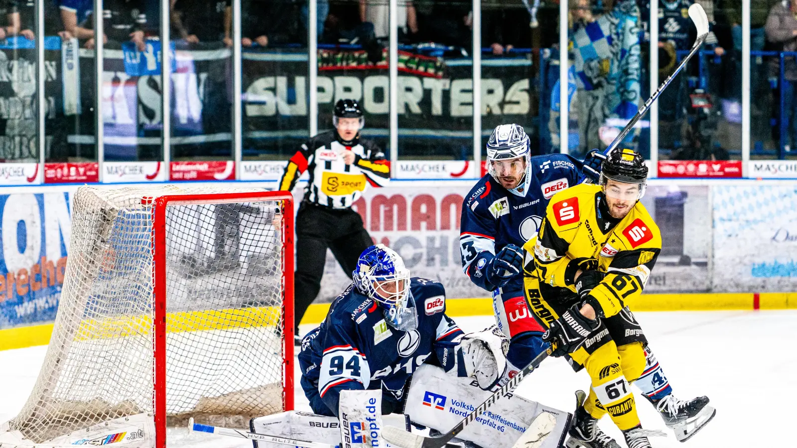 Goalie Marco Wölfl (links) wechselt von den Blue Devils Weiden zu den Hannover Scorpions. (Bild: Elke Englmaier)
