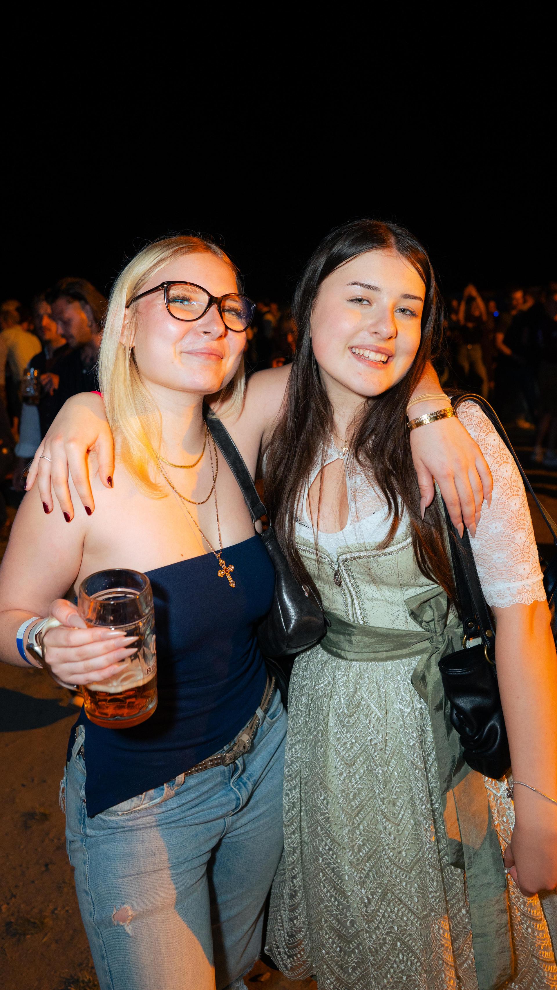 Gute Stimmung, volles Zelt und super Momentaufnahmen. (Bild: Hannes Stock)