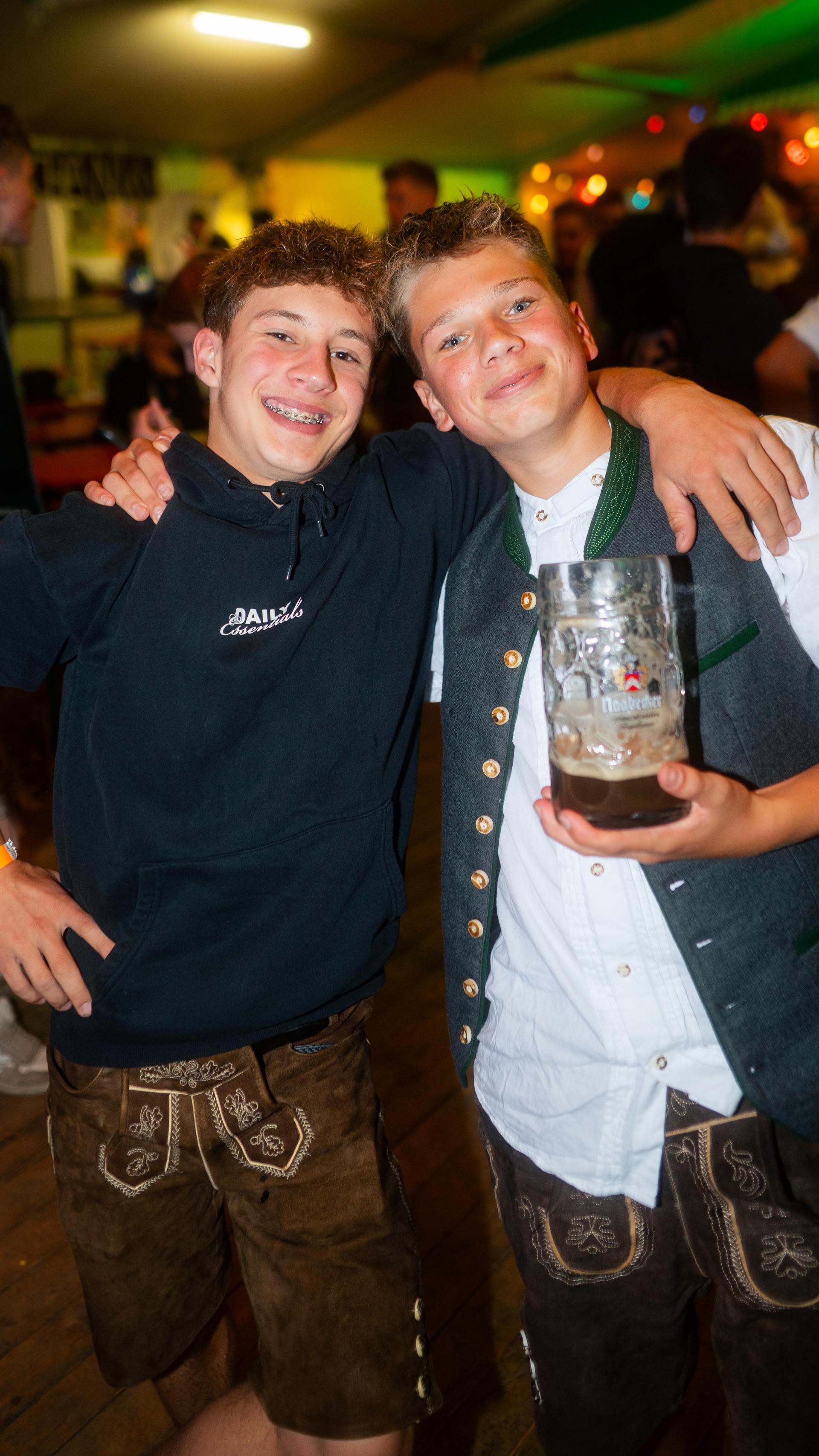 Wernberg feiert Kirwa, die Stoapfälzer Spitzbuam liefern die Musik zum Fest. (Bild: Hannes Stock)