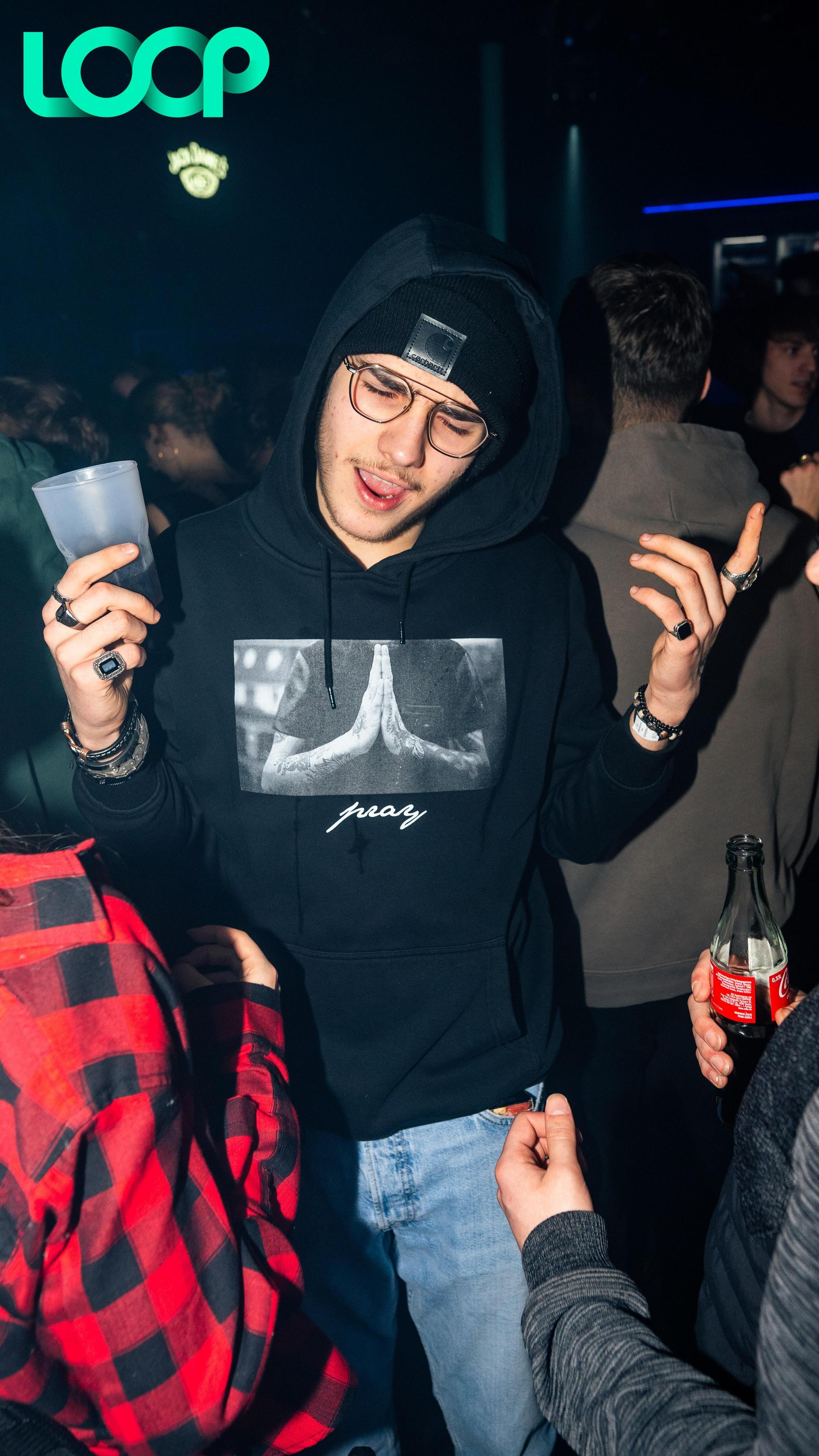 „Dark Glamour New Years Party”: Das war das Motto bei der Party am Freitag im Loop Weiden. (Bild: Hannes Stock)