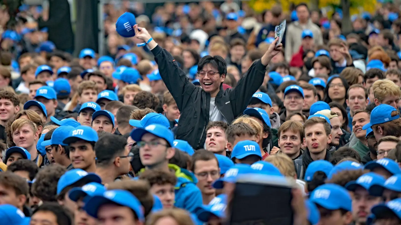 Trotz der Umstellung bei der Abitur-Dauer sind Bayerns Universitäten und Hochschulen auch im Wintersemester 2025/26 sehr gut besucht.  (Symbolbild: Malin Wunderlich/dpa)