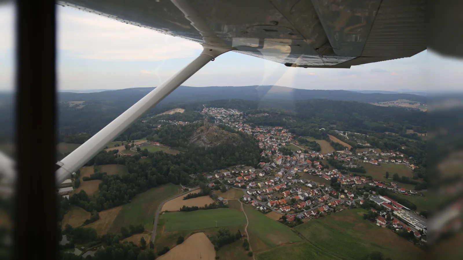Diese Aussicht haben Piloten und Luftbeobachter vom Stützpunkt Weiden-Latsch. (Archivbild: jak)