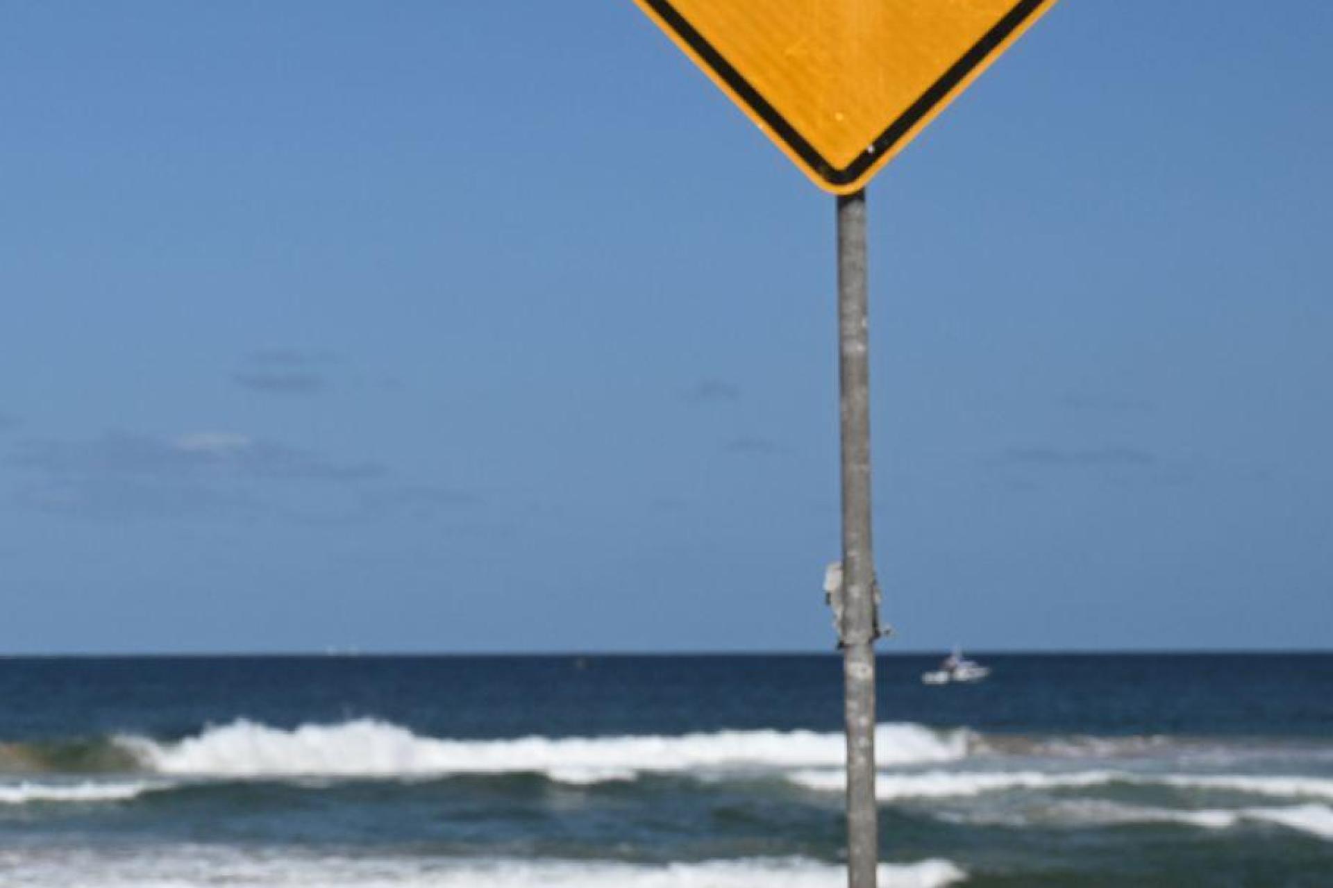 Die Strände in der Region wurden zunächst gesperrt. (Symbolbild) (Bild: Dean Lewins/AAP/dpa)