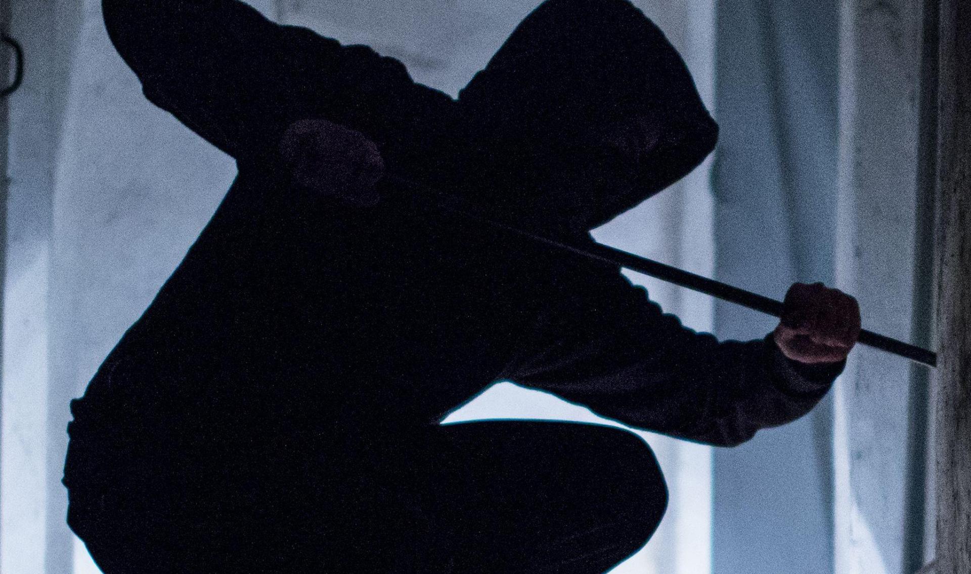 In Luhe erwischt die Polizei einen Kupferdieb.  (Symbolbild: Silas Stein/dpa)