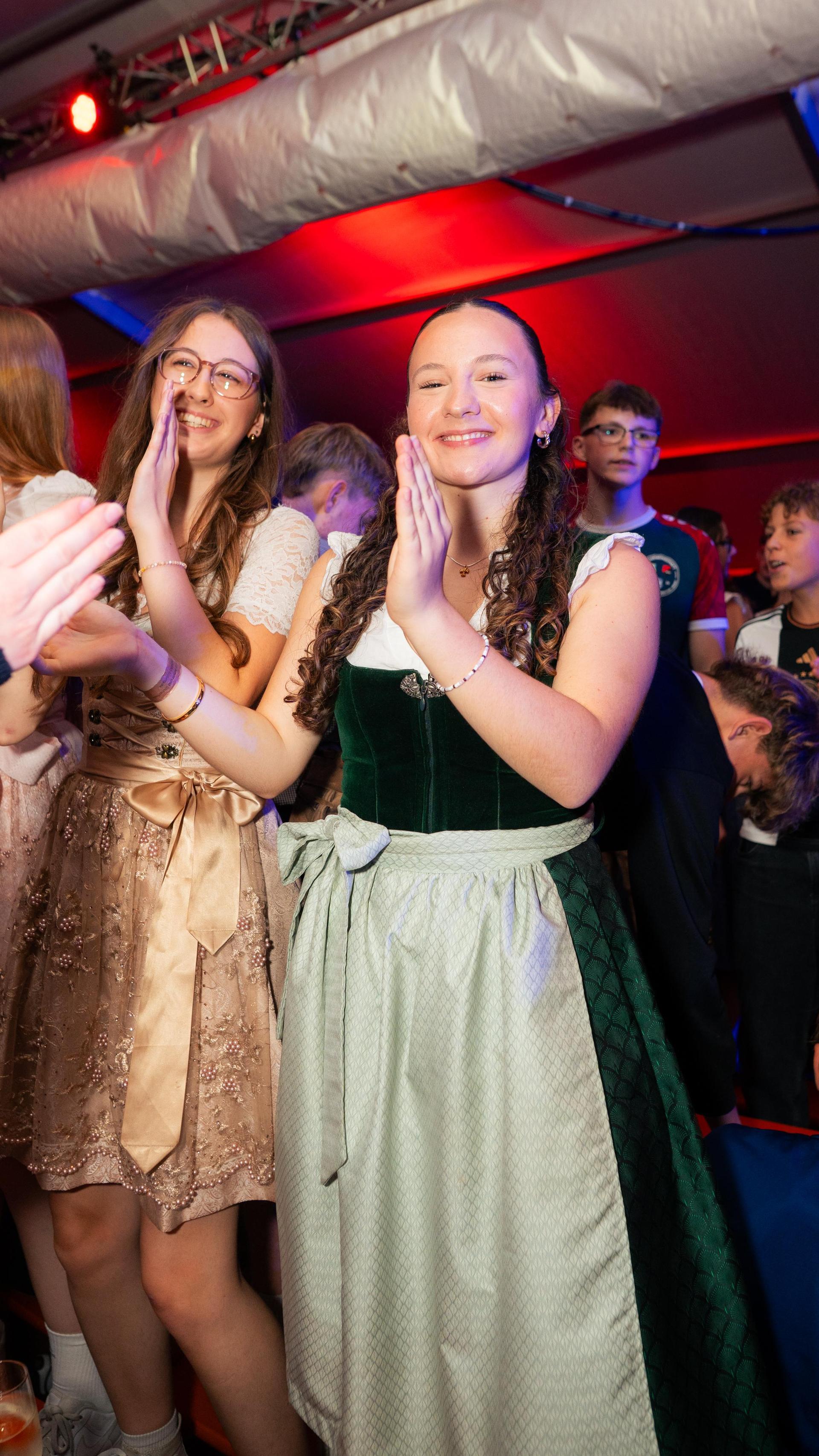 Die Störnsteiner Kirwa am Samstagabend.  (Bild: Hannes Stock)