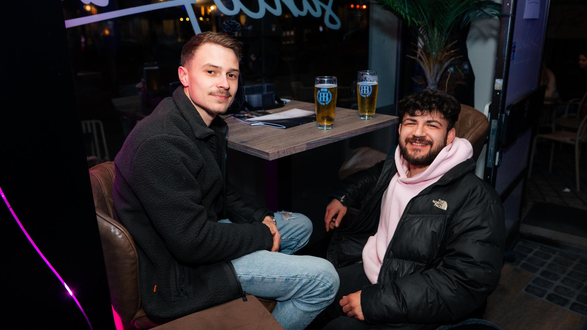 Die SantoRino-Bar in Weiden war für viele die erste Station eines ereignisreichen Wochenendes. (Bild: Hannes Stock)