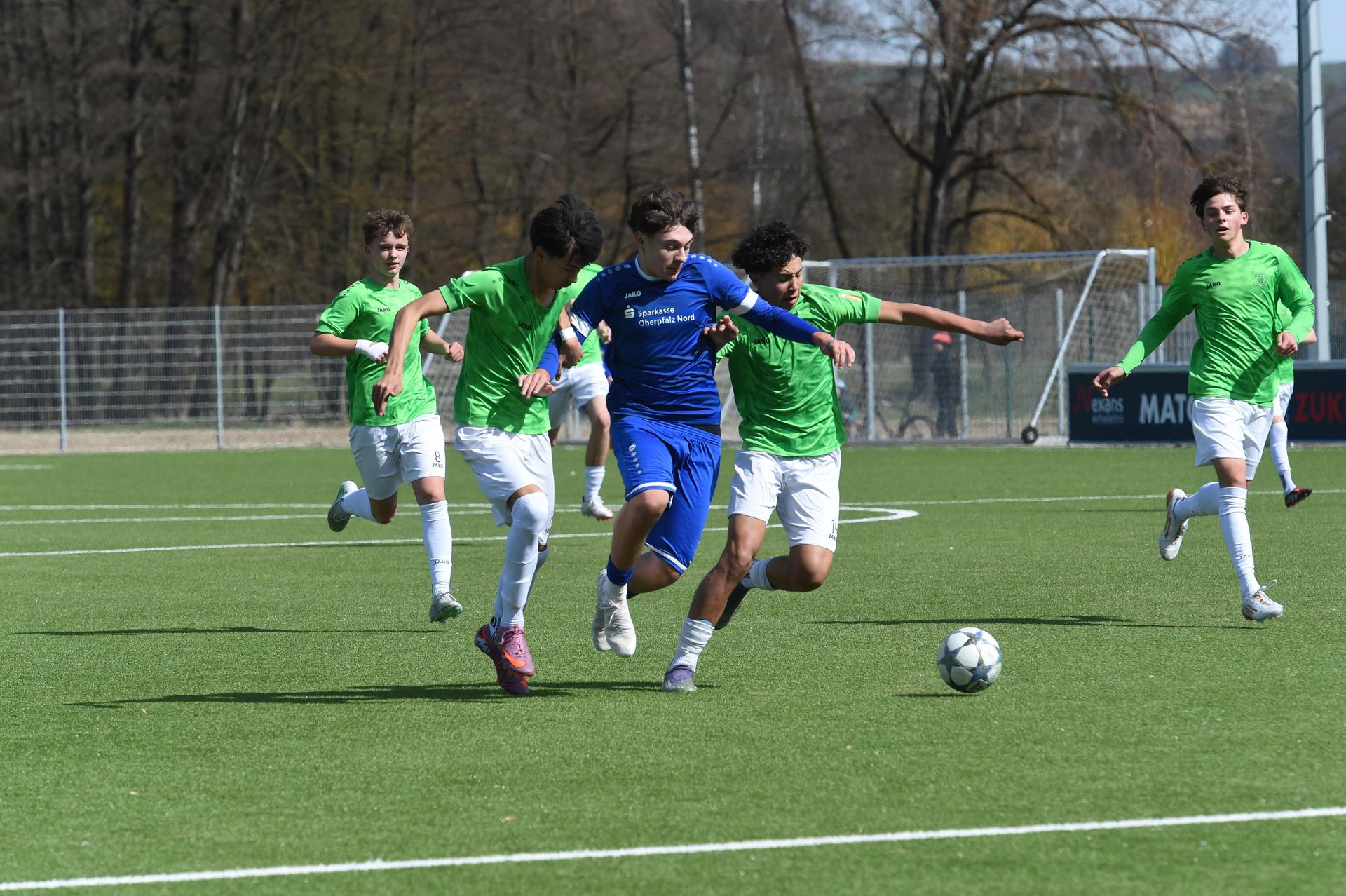 Bildergalerie der C-Junioren der SpVgg SV Weiden in der Bayernliga-Aufstiegsrunde. Die Weidener verloren die Partie mit 0:3 gegen Deggendorf.  (Bild: Gerhard Büttner)