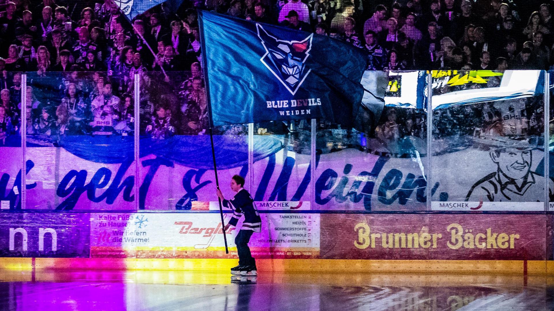 Die Fans der Blue Devils Weiden freuen sich auf den neuen Kontingentstürmer Michael Regush. (Bild: Tobias Neubert)