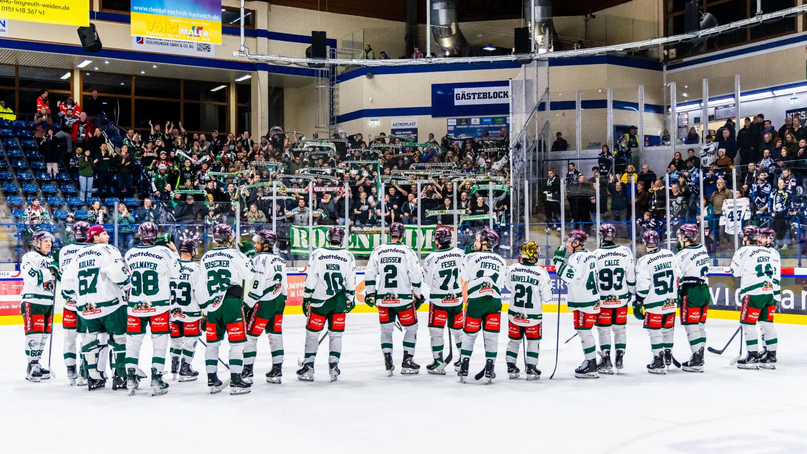 So wird es am kommenden Sonntag beim Gastspiel der Starbulls Rosenheim in der Hans-Schröpf-Arena nicht aussehen: Die organisierte Fanszene der Rosenheimer boykottiert das Spiel aufgrund der angehobenen Ticketpreise.  (Archivbild: Tobias Neubert)