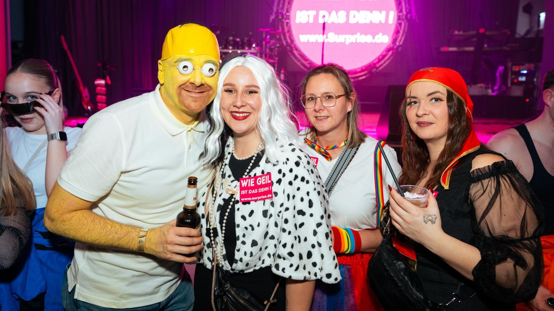 Am Sportlerball in Schirmitz gings mit Vollgas weiter im Faschingstreiben.  (Bild: Hannes Stock)
