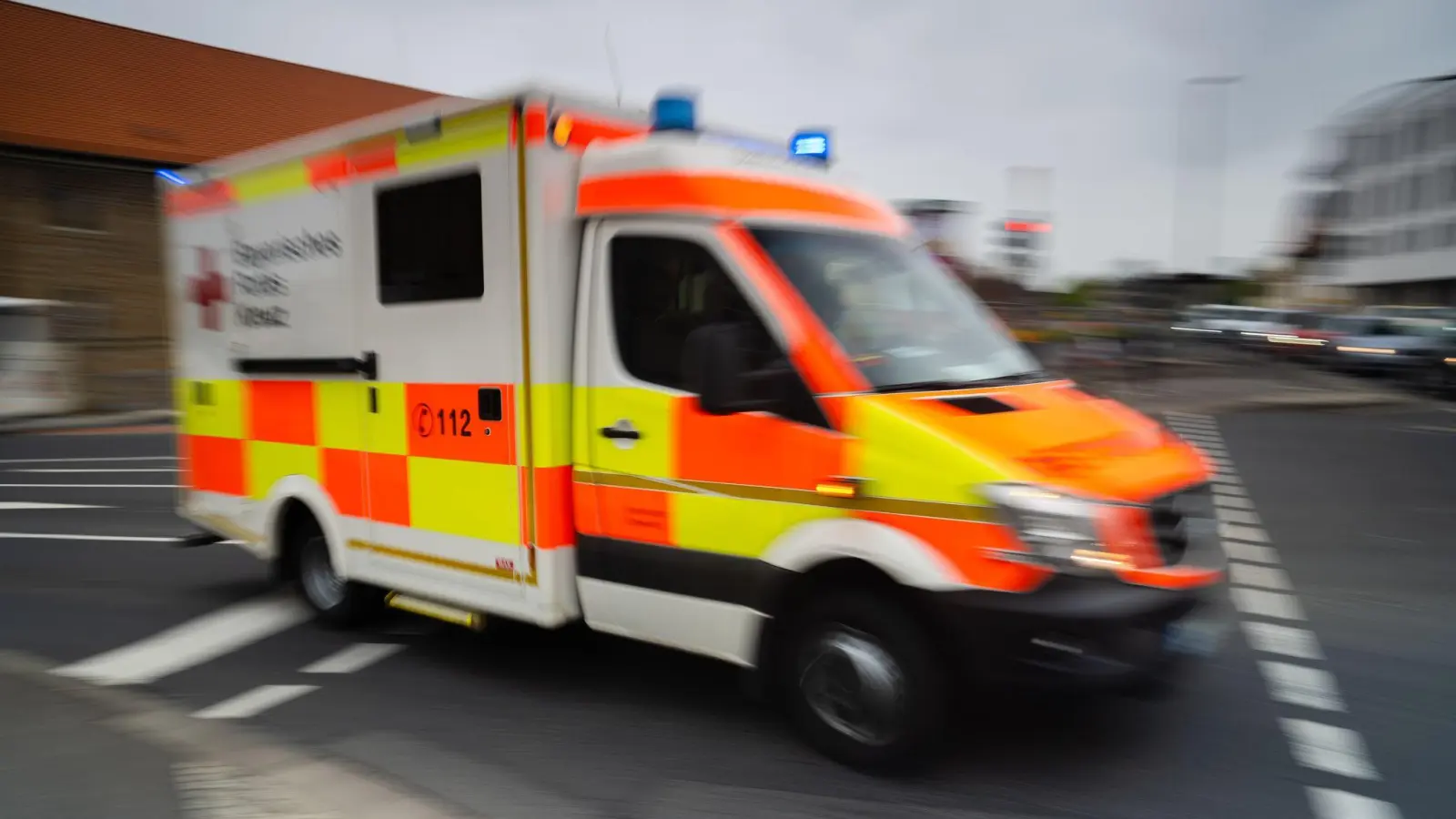 Die Frau kam in stationäre Behandlung. (Symbolbild) (Bild: Nicolas Armer/dpa)