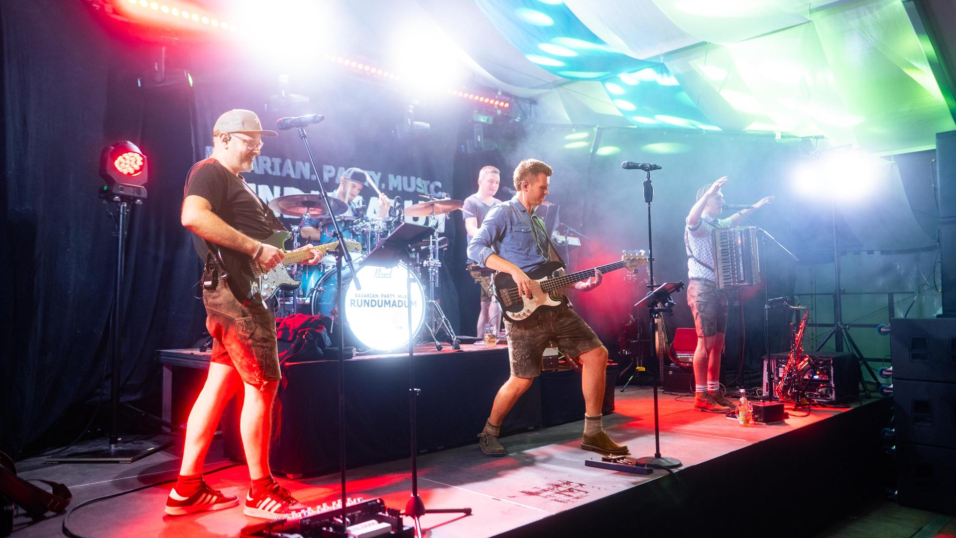 Alle Bilder vom Freitagabend auf der Kirwa in Weiherhammer. (Bild: Hannes Stock)