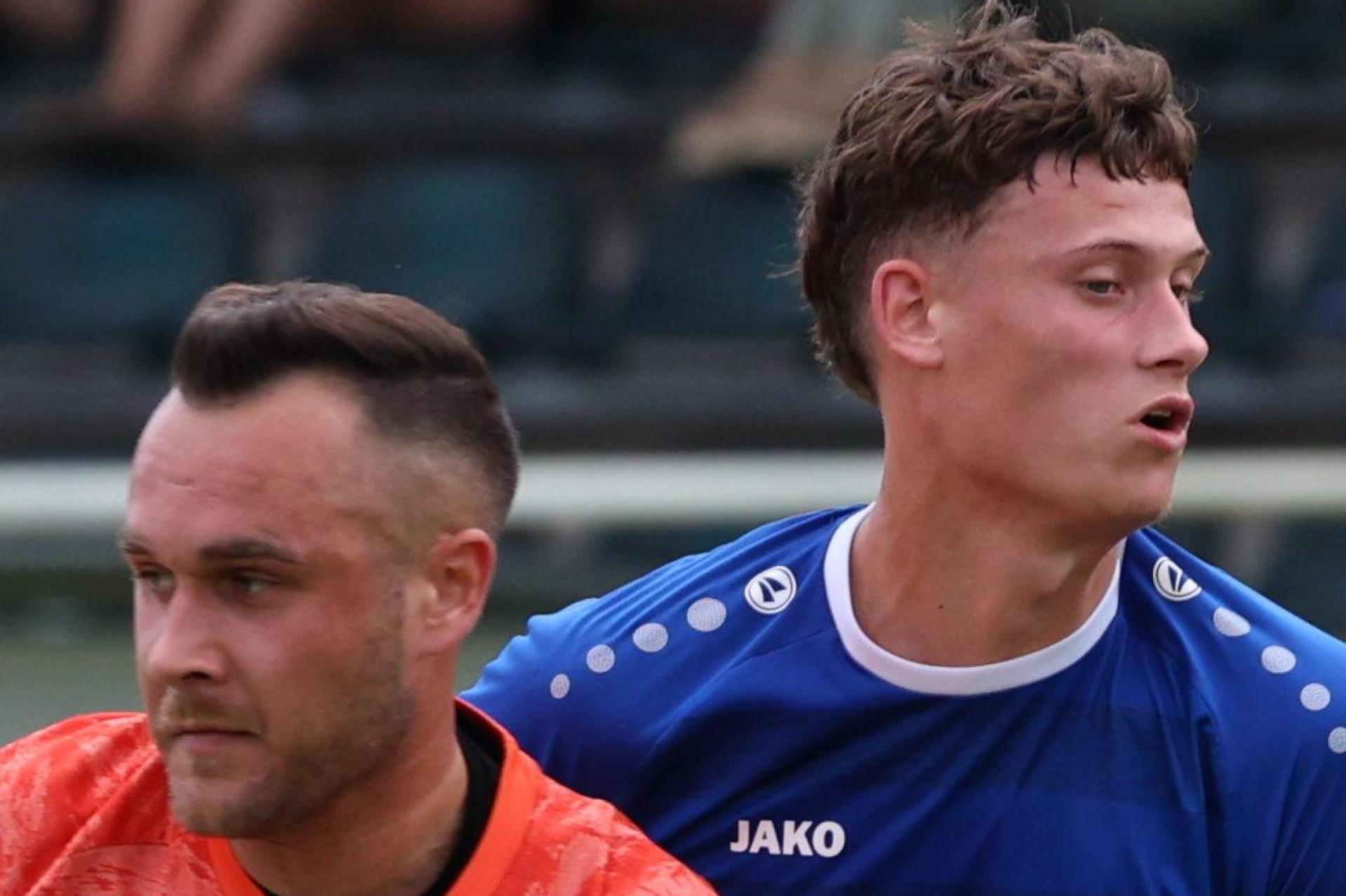 Torhüter Luca Wittmann (links) wechselt innerhalb der Bezirksliga Nord vom SV Etzenricht zum TSV Tännesberg. (Archivbild: Dieter Jäschke)