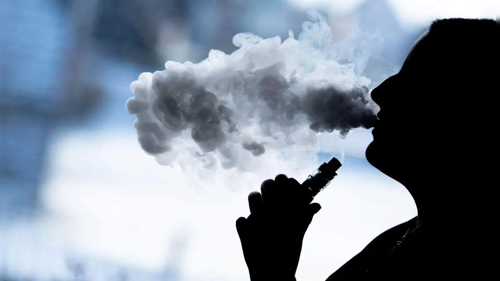 Kühlend und erfrischend sollen sogenannte „Cooling Agents” in E-Zigaretten wirken. (Archivbild: Silas Stein/dpa)