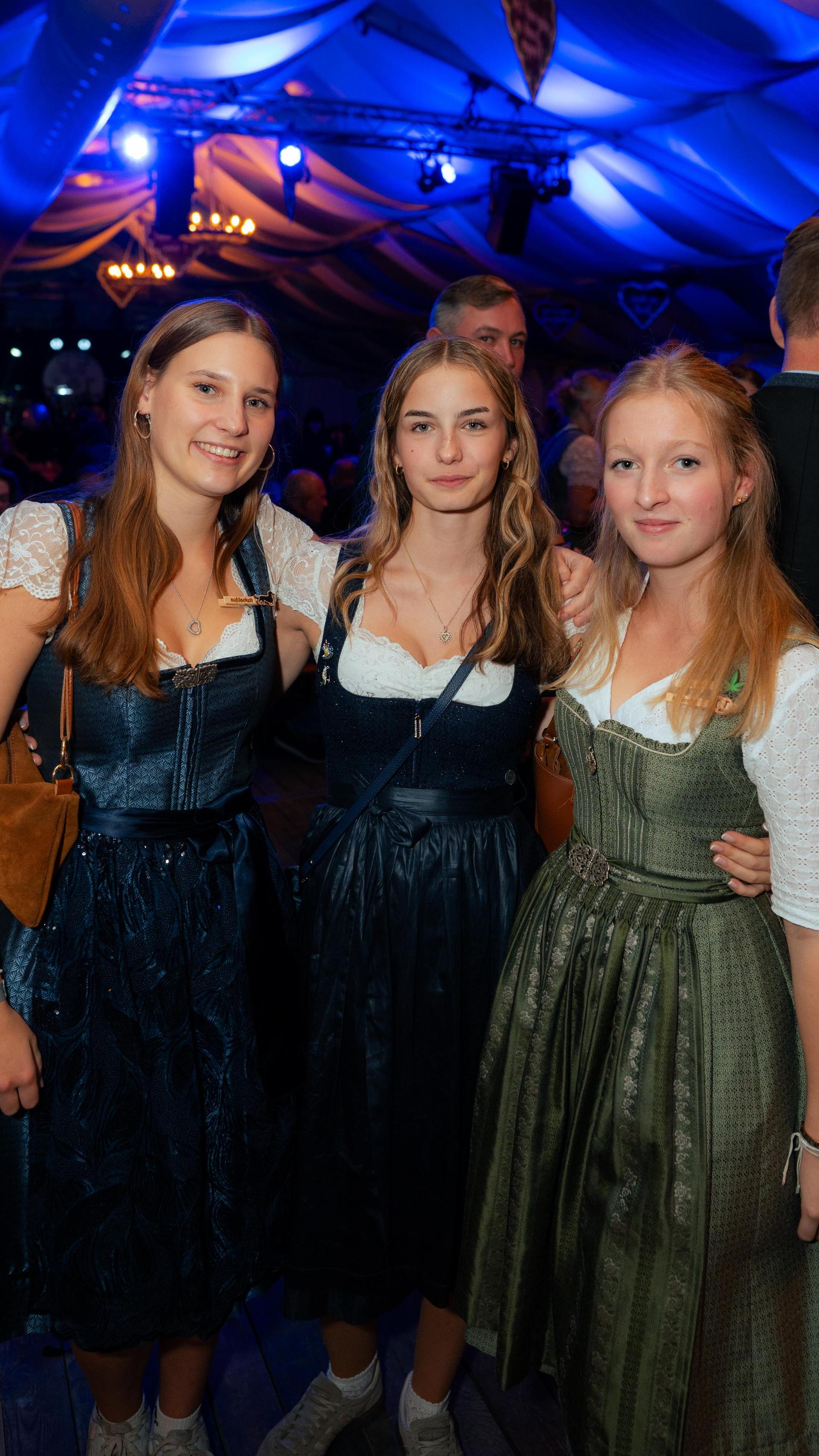Szenen der Kirwaparty in Weiherhammer. (Bild: Hannes Stock)