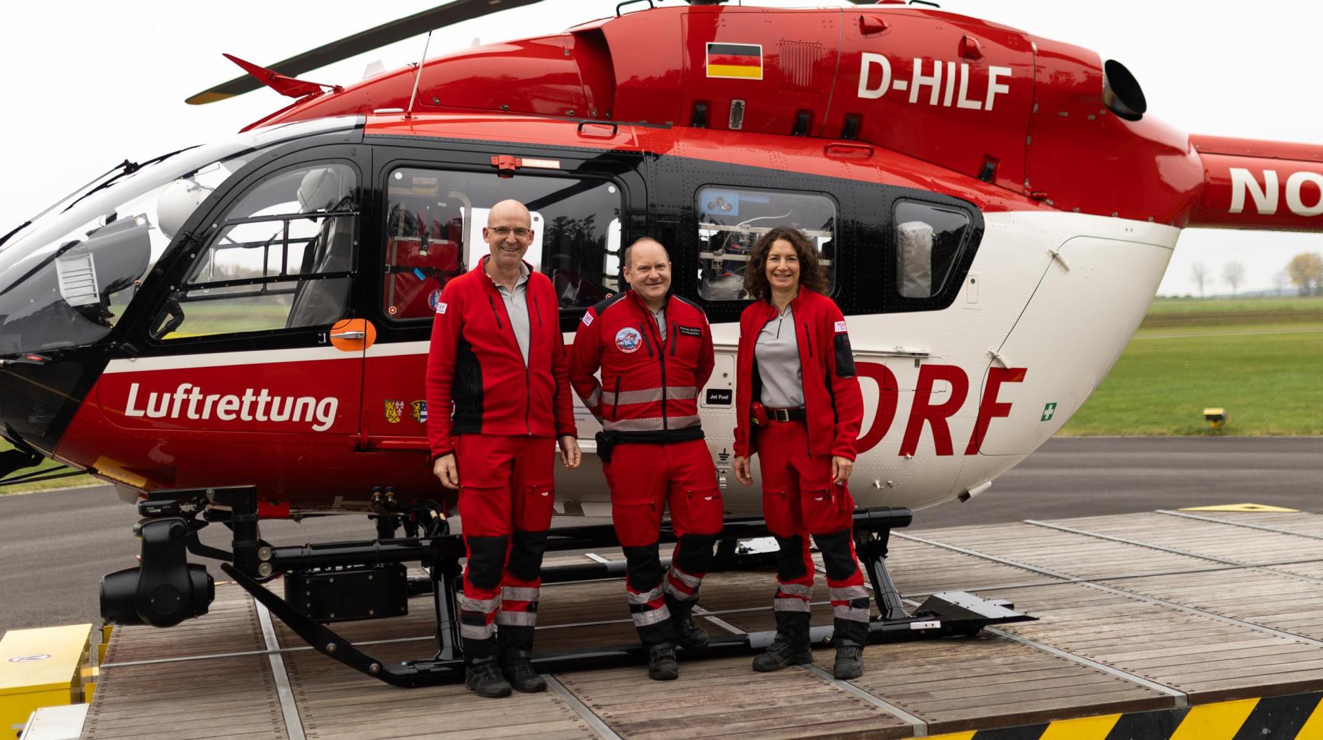 Peter, Patrick und Ilona retten mit Helikopter „Christoph 80” Leben.  (Bild: Johanna Nübler)