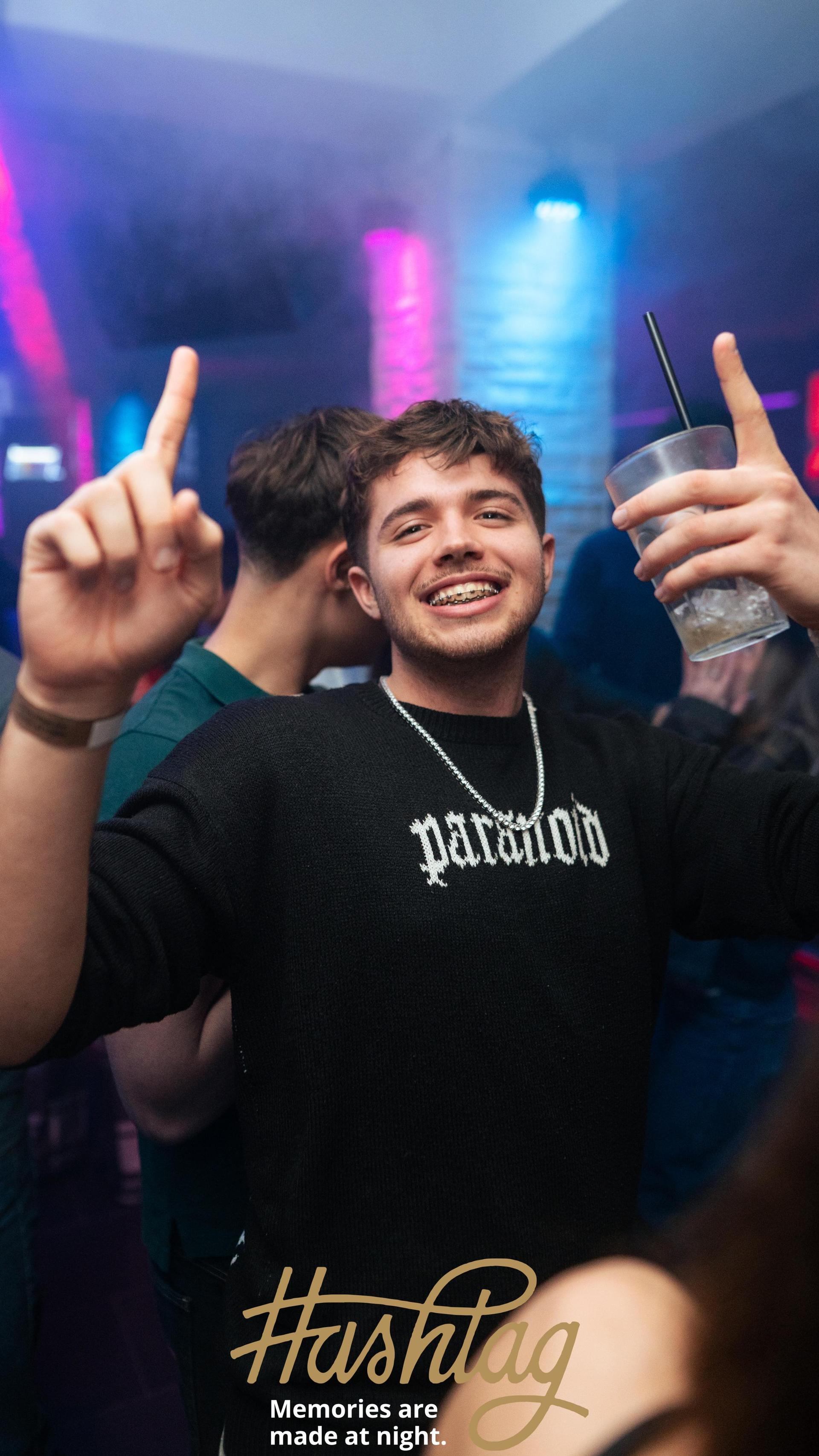 Am Freitag haben sich im Weidener Hashtag alle „SAINTS &amp; SINNERS” versammelt. (Bild: Hannes Stock)