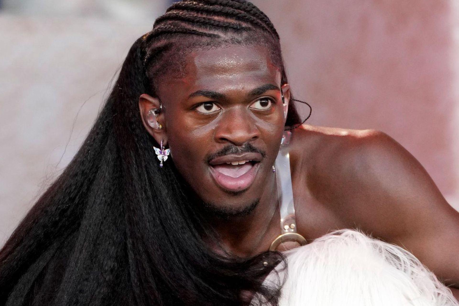 Lil Nas X hatte seinen Durchbruch mit dem Country/Hip-Hop-Hit „Old Town Road“. (Archivbild) (Bild: Scott Garfitt/Invision/AP/dpa)