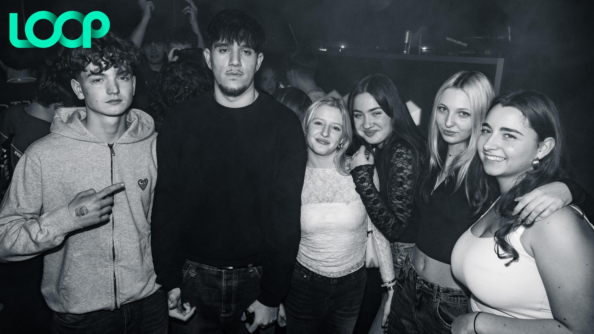 „Dark Glamour New Years Party”: Das war das Motto bei der Party am Freitag im Loop Weiden. (Bild: Hannes Stock)