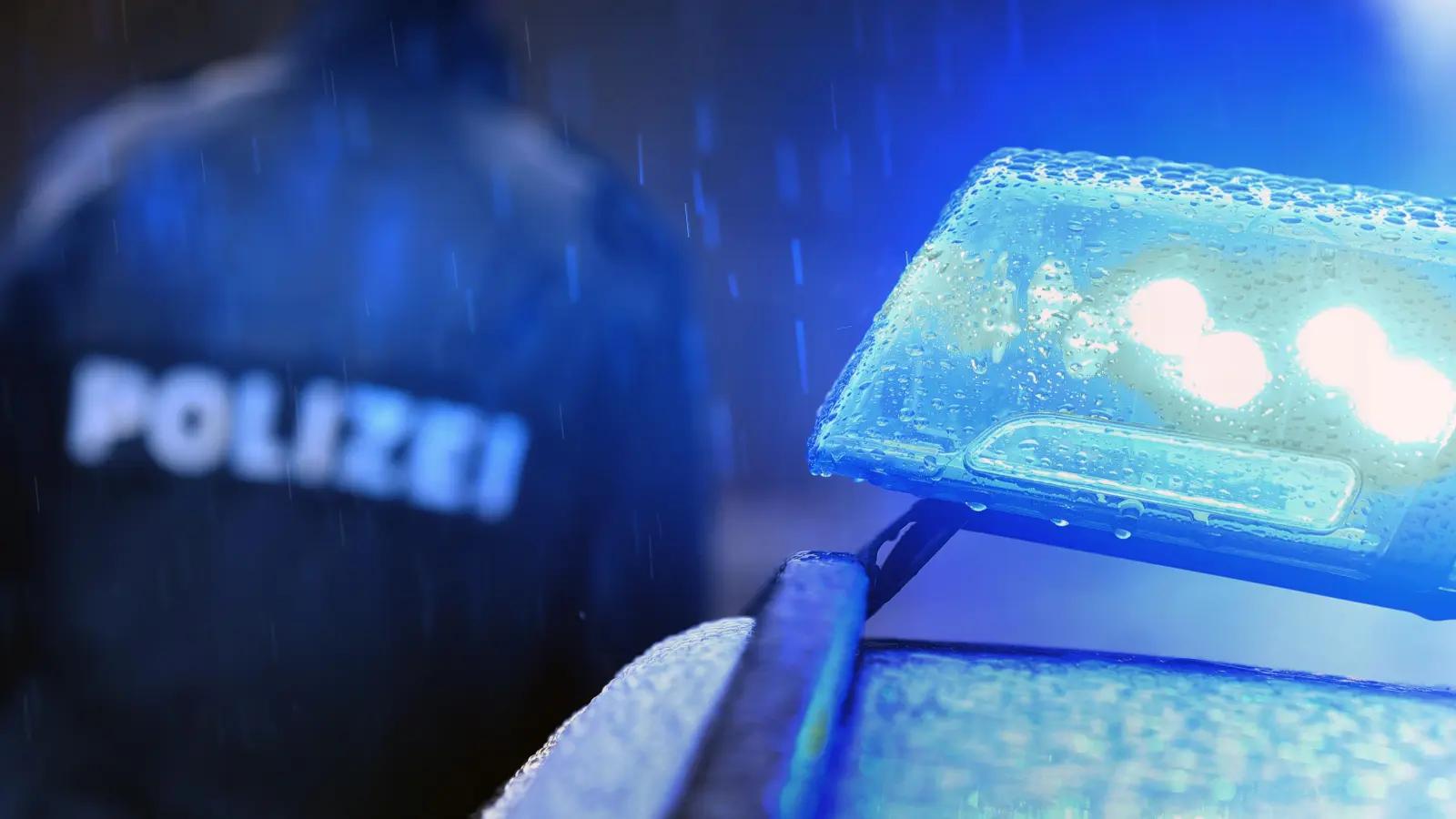 Die Kriminalpolizeiinspektion Weiden ermittelt nach dem Diebstahl eines Keyless-Go-Autos in Vohenstrauß. Das Fahrzeug tauchte in Tschechien wieder auf.  (Symbolbild: Karl-Josef Hildenbrand/dpa)