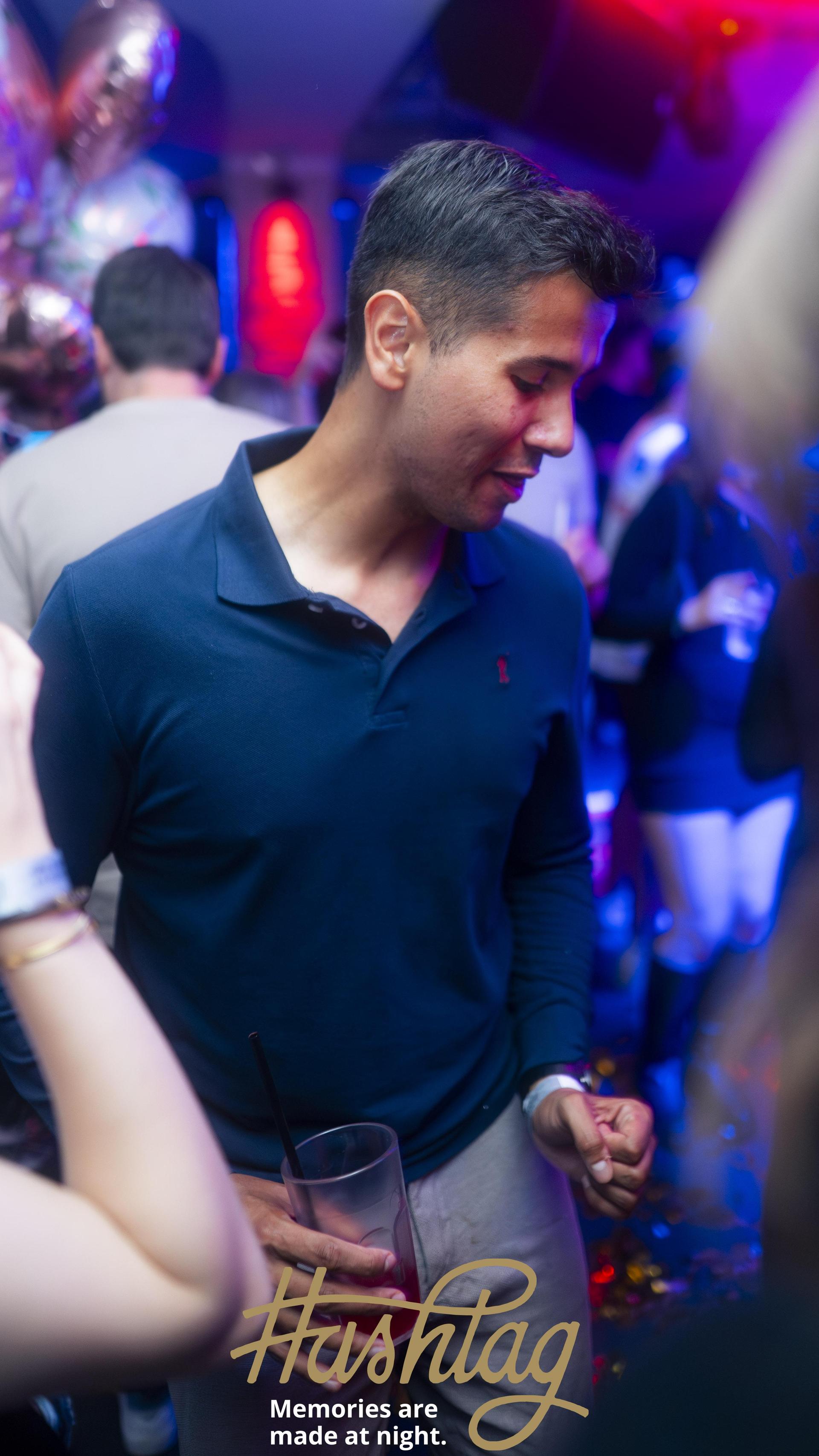 Auch am Tag nach „Weiden träumt” wird im Hashtag getanzt. DJ Avarro sorgt für den passenden Sound. (Bild: Hannes Stock)