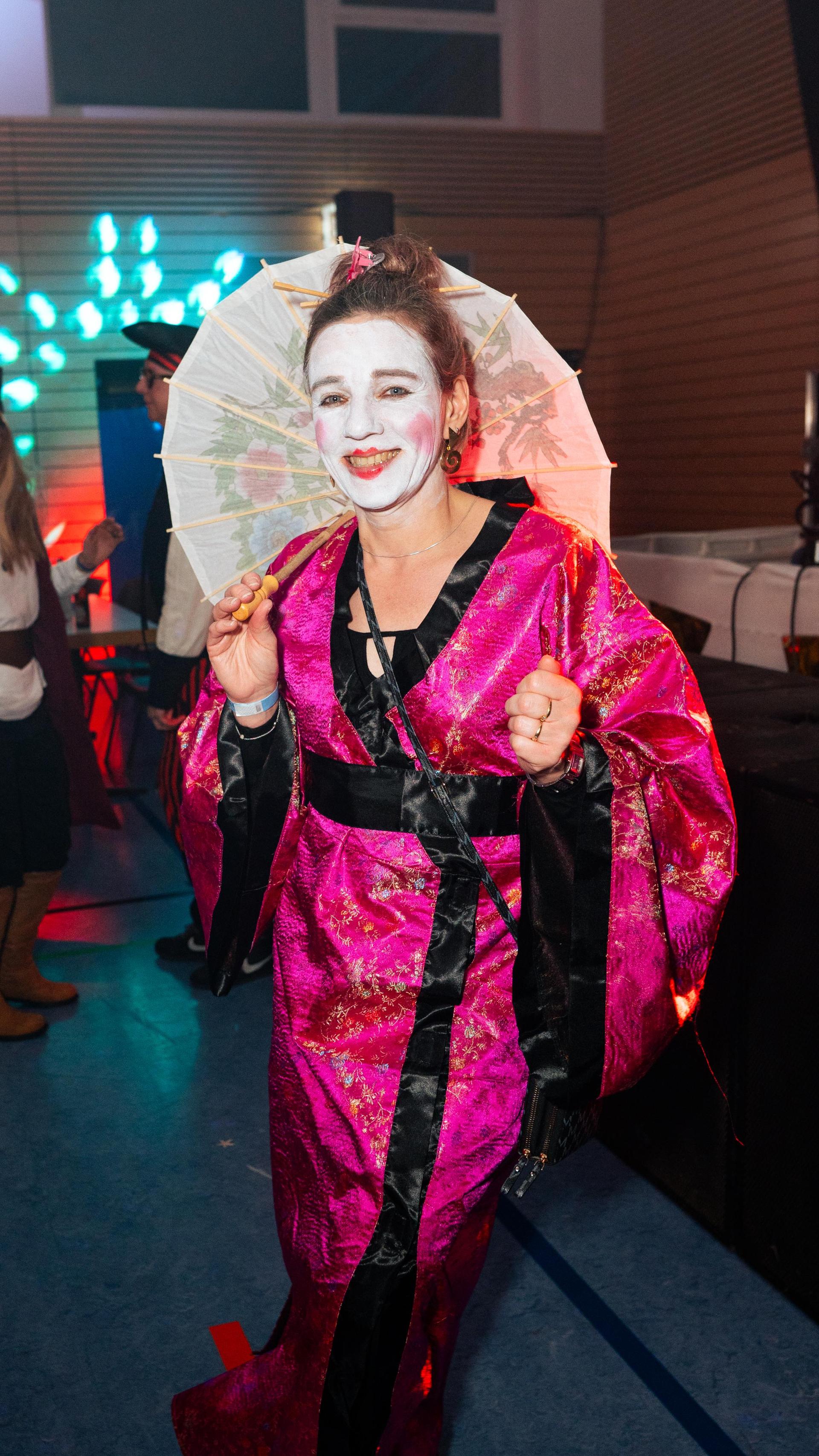 Beim Faschingsball des FC Luhe gings mit Vollgas weiter im Faschingstreiben.  (Bild: Hannes Stock)