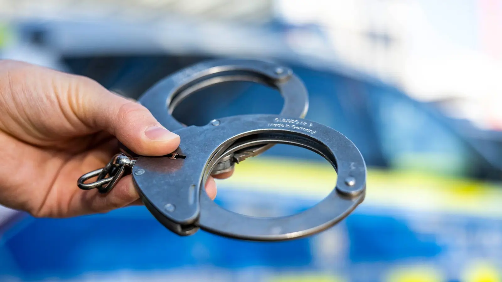  Mehrere Haftbefehle wurden bei Grenzkontrollen vollstreckt. (Symbolbild: David Inderlied/dpa)