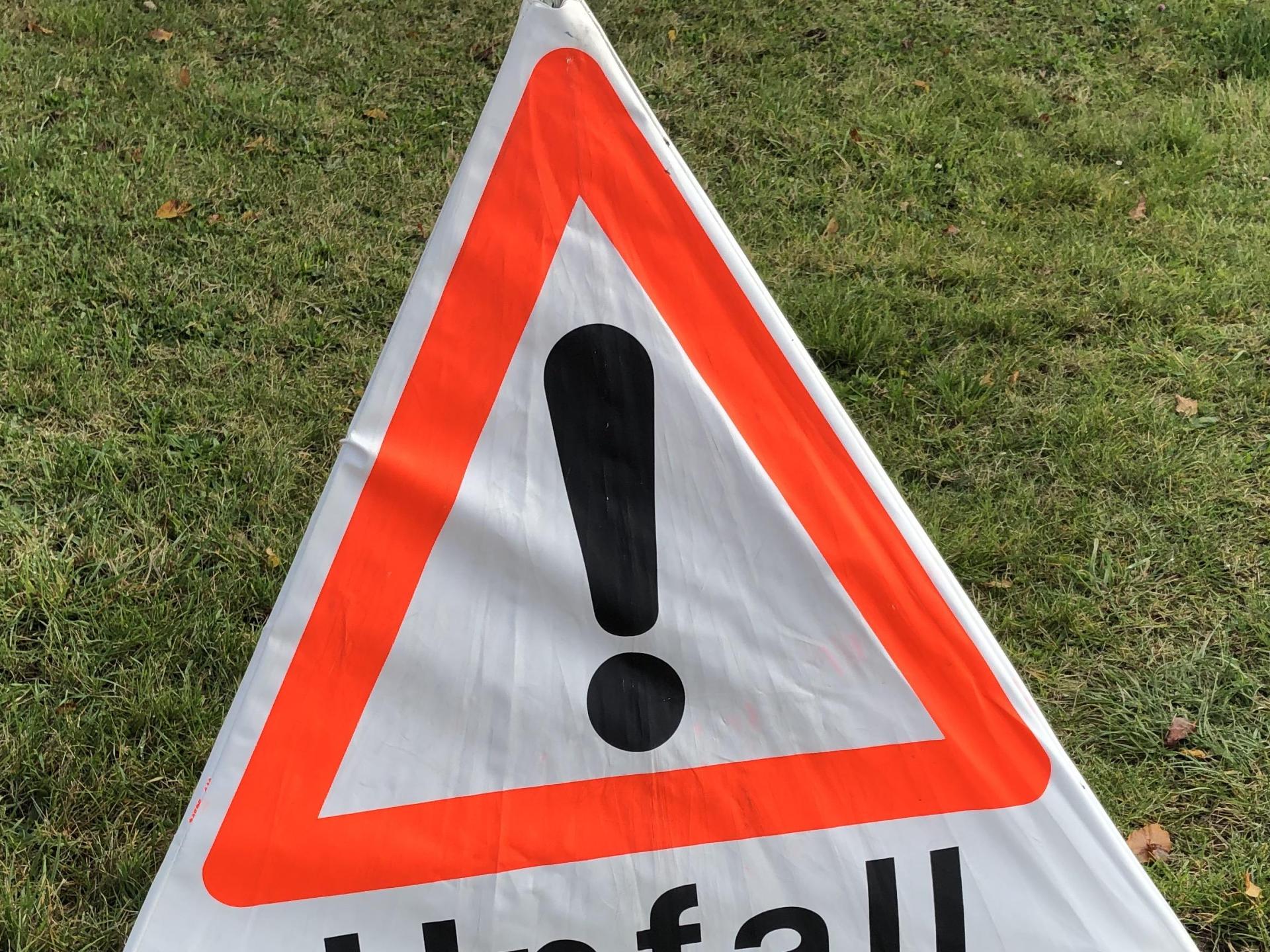 Am Montagnachmittag ist ein Motorradfahrer nach einem Unfall zwischen Moosbach und Eslarn gestorben.  (Symbolbild: Heike Unger)