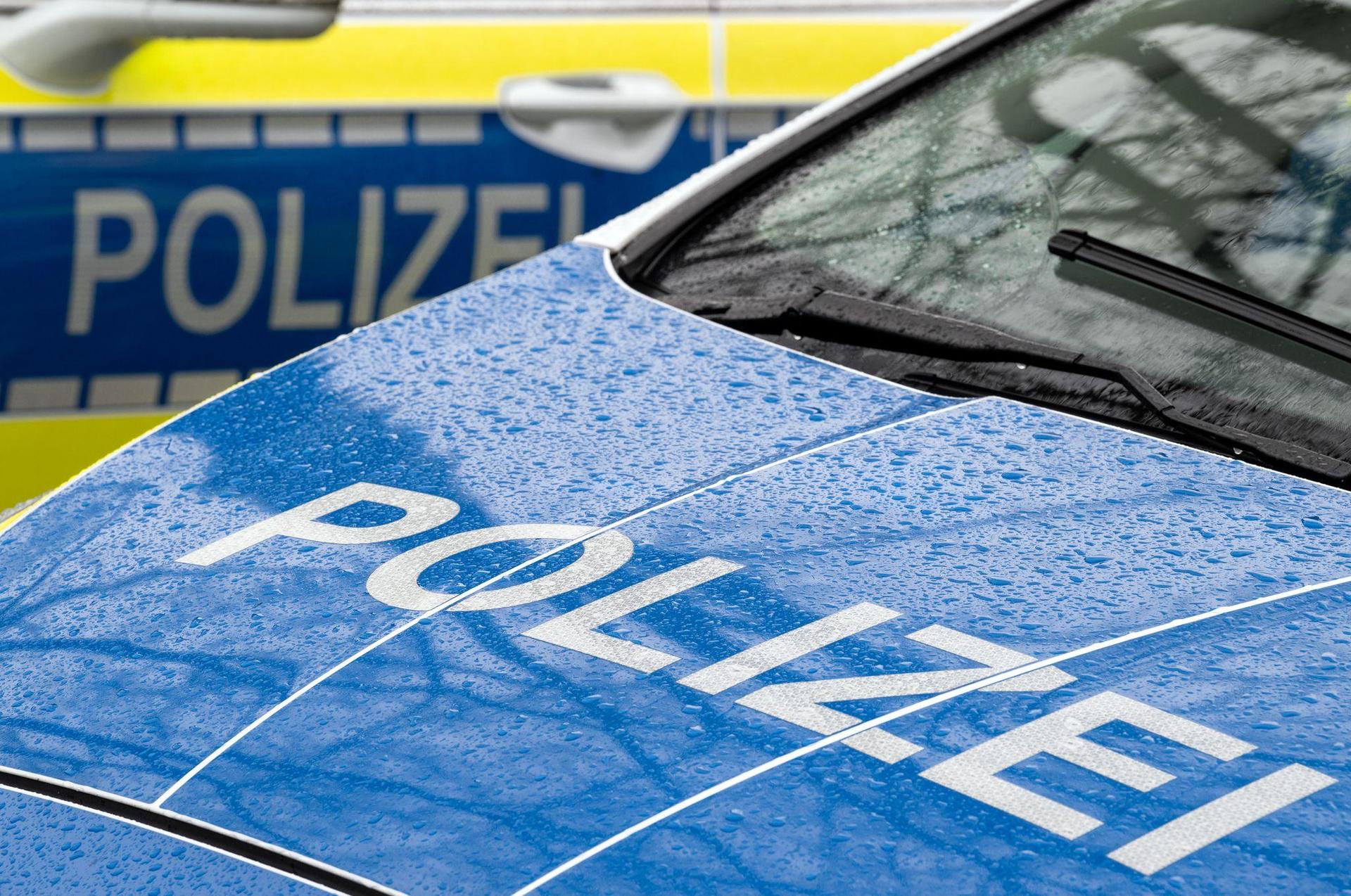 Ein 40-jähriger Mann wurde in der Ermersrichter Straße in Weiden von einer unbekannten Person angegriffen und leicht verletzt. (Symbolbild: Karl-Josef Hildenbrand/dpa)