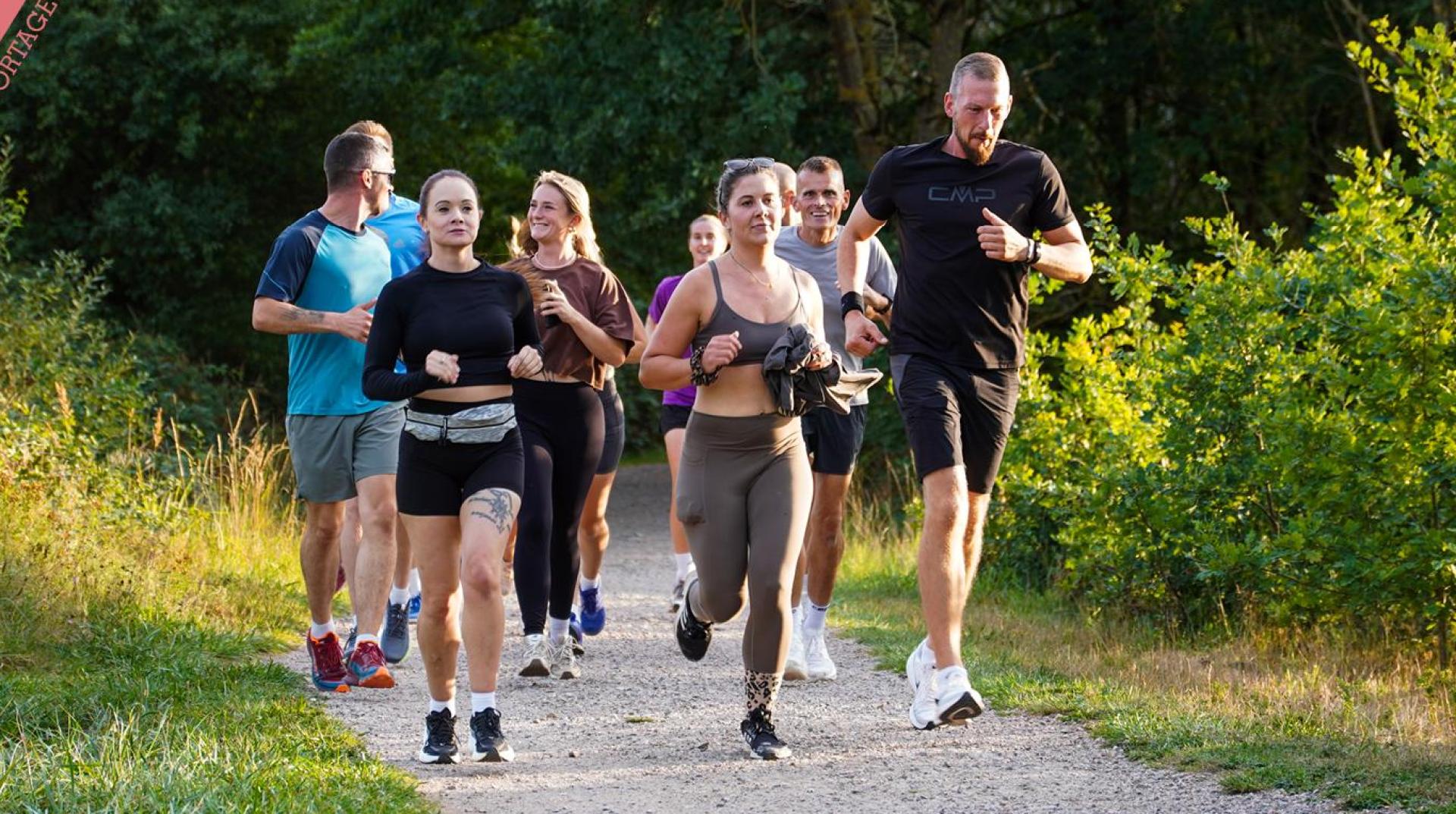 Die beiden Gründerinnen der Lauf gruppe Prosecco Pace sind diesen Sommer mit ihren Community Runs ganz unerwartet von null auf hundert durchgestartet. (Bild: Bastian Müller)