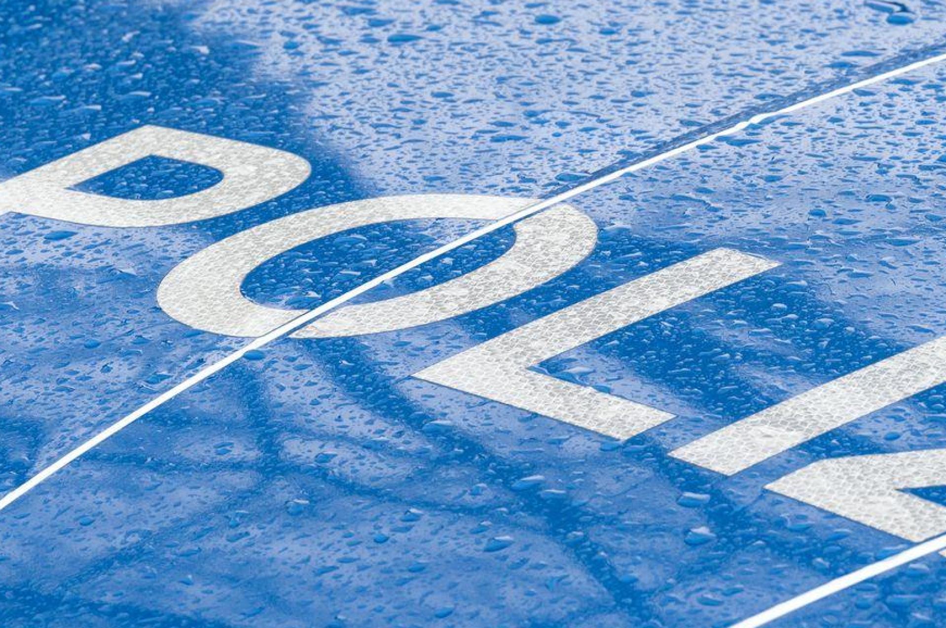 Nach einem Unfall bei Floß ermittelt die Polizei.  (Symbolbild: Soeren Stache/dpa)