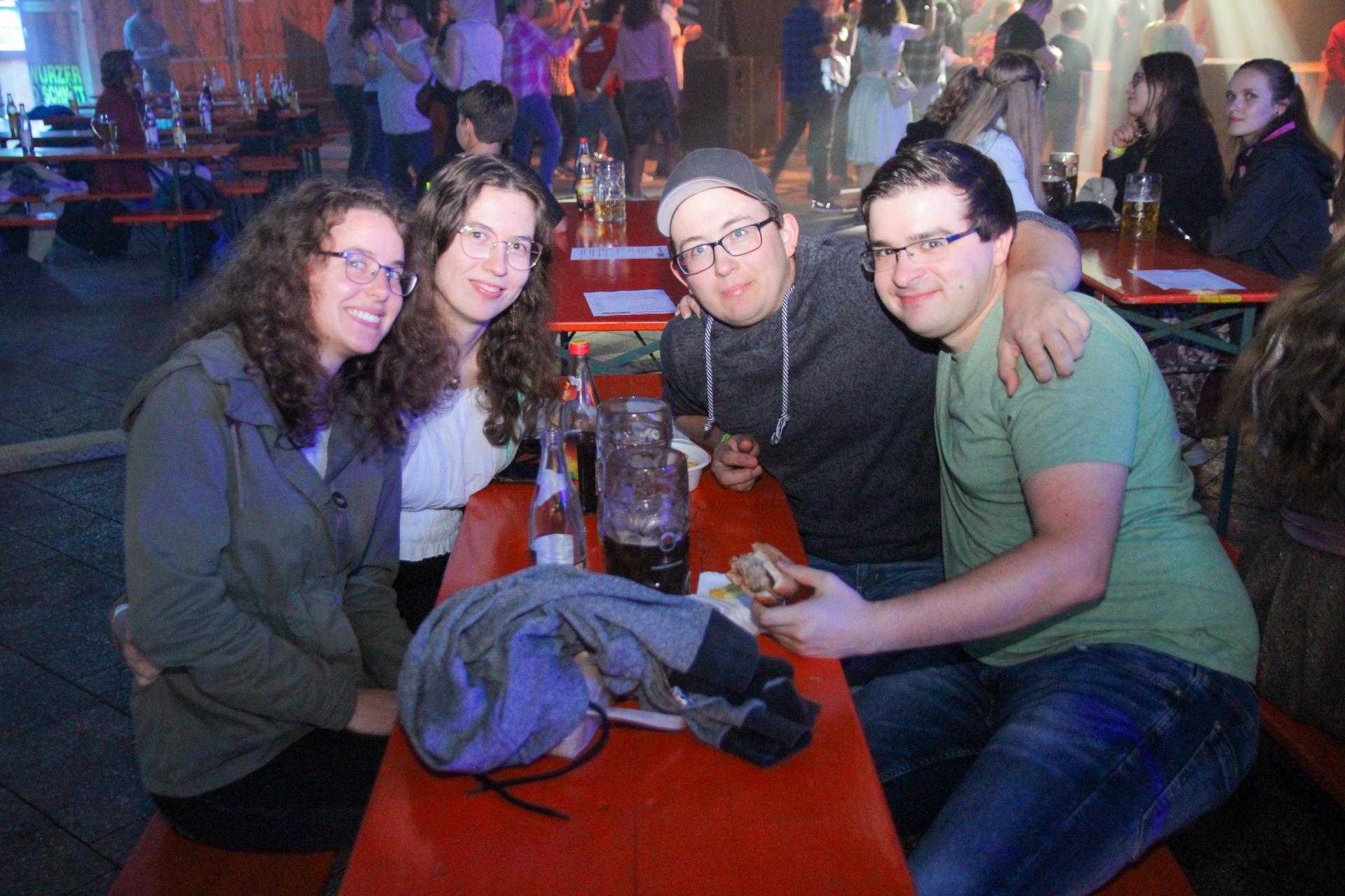 Die Band „Aeroplane” eröffnete am Freitag den Wurzer O'Schnitt. (Bild: Lea Stecher)